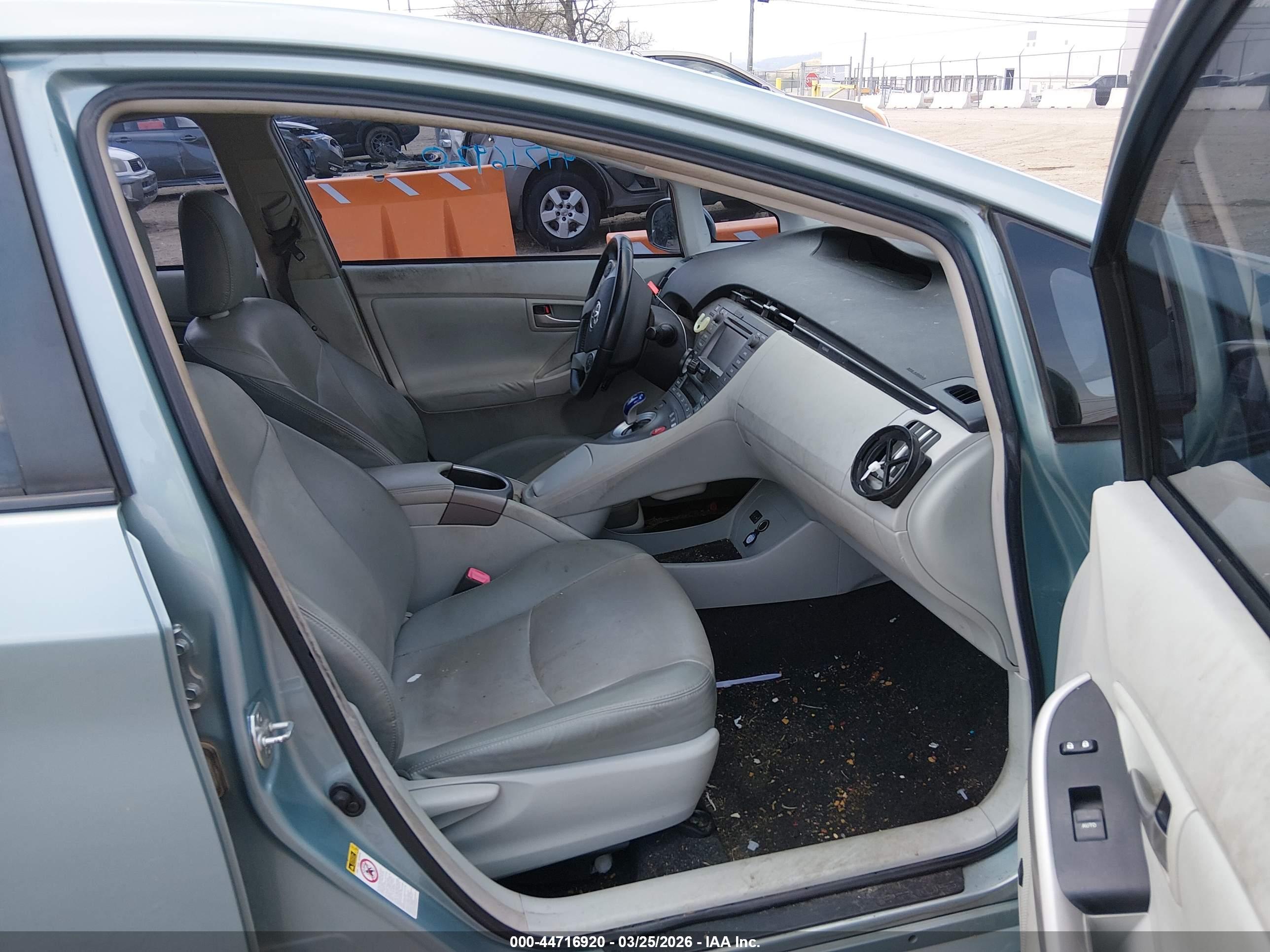 TOYOTA PRIUS image 5