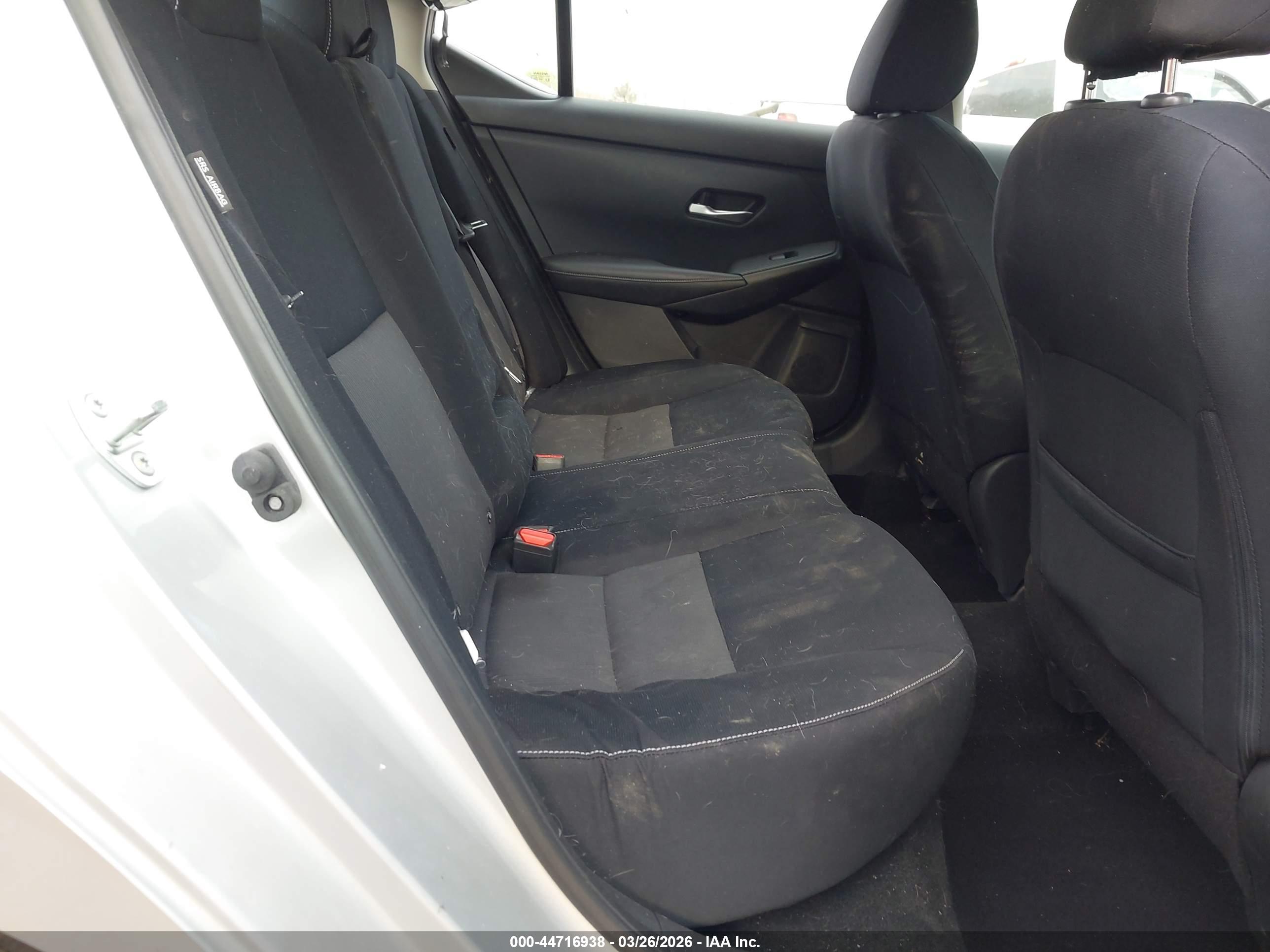 NISSAN SENTRA image 8