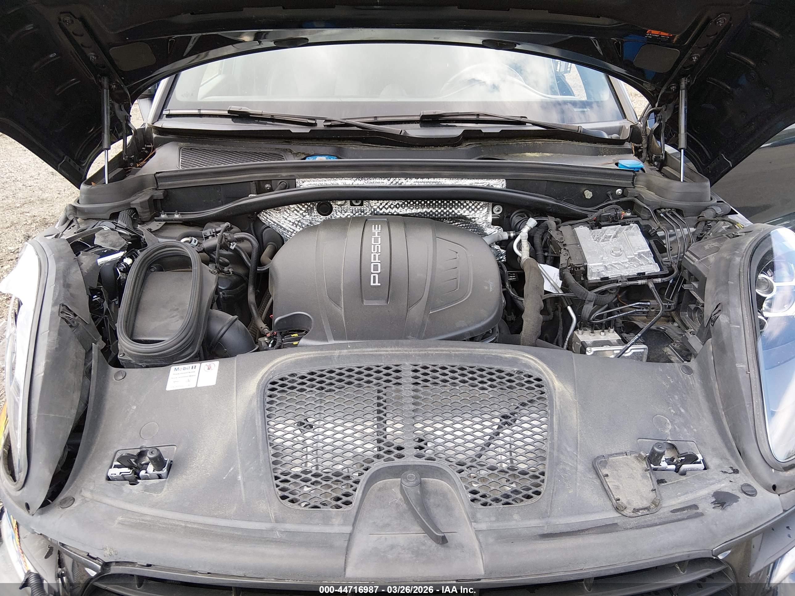 PORSCHE MACAN image 10