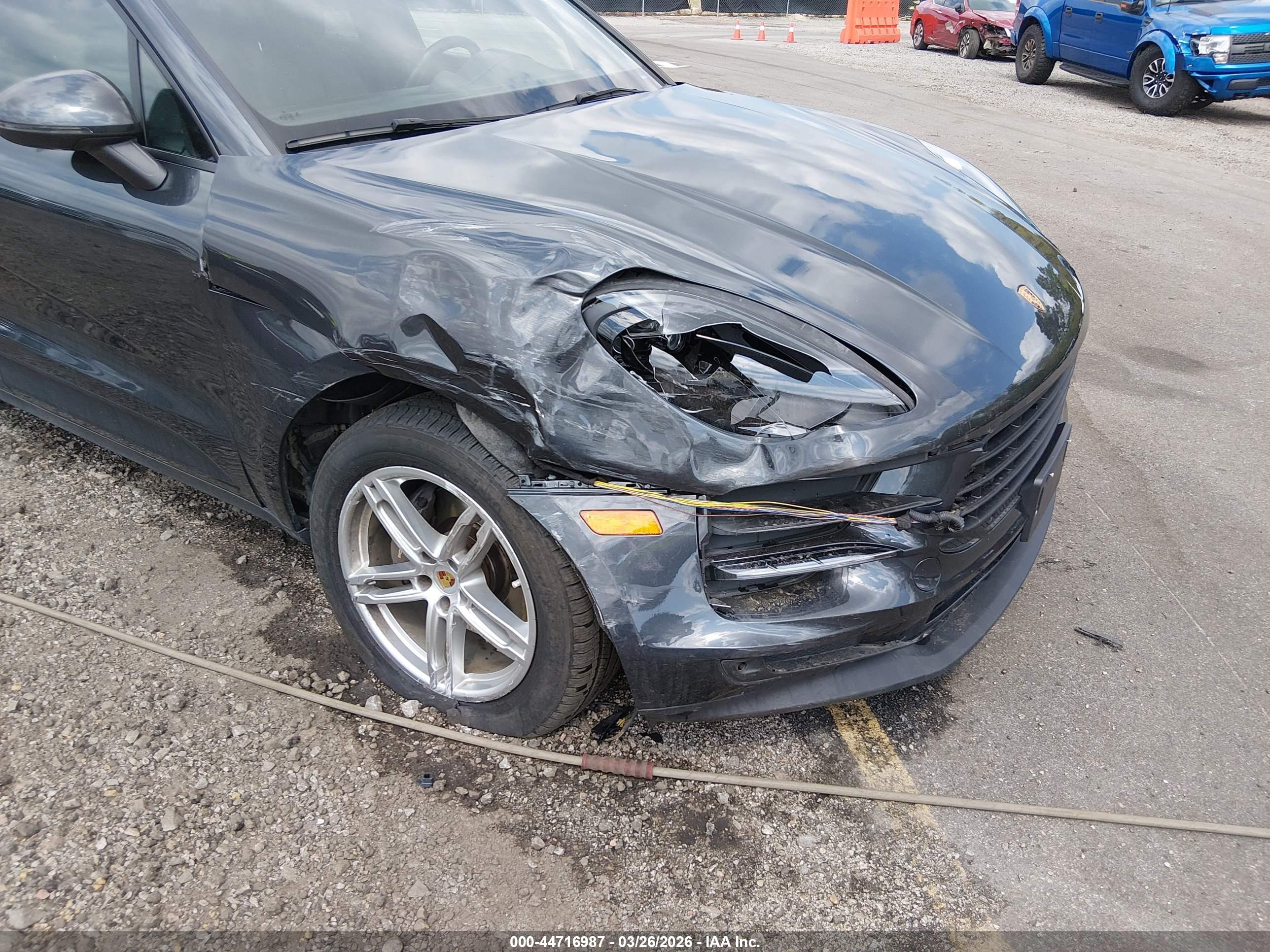 PORSCHE MACAN image 6