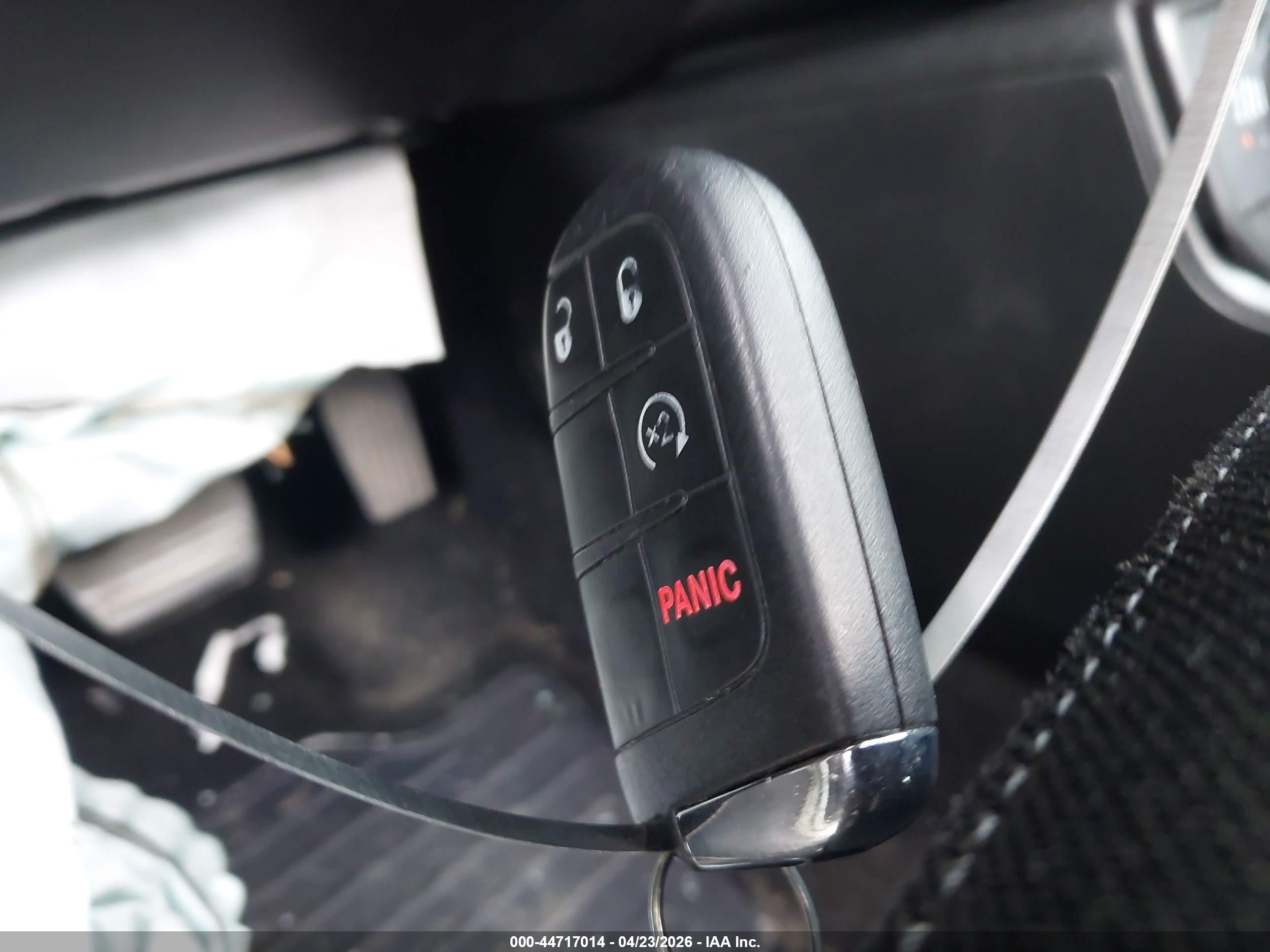 JEEP RENEGADE image 11