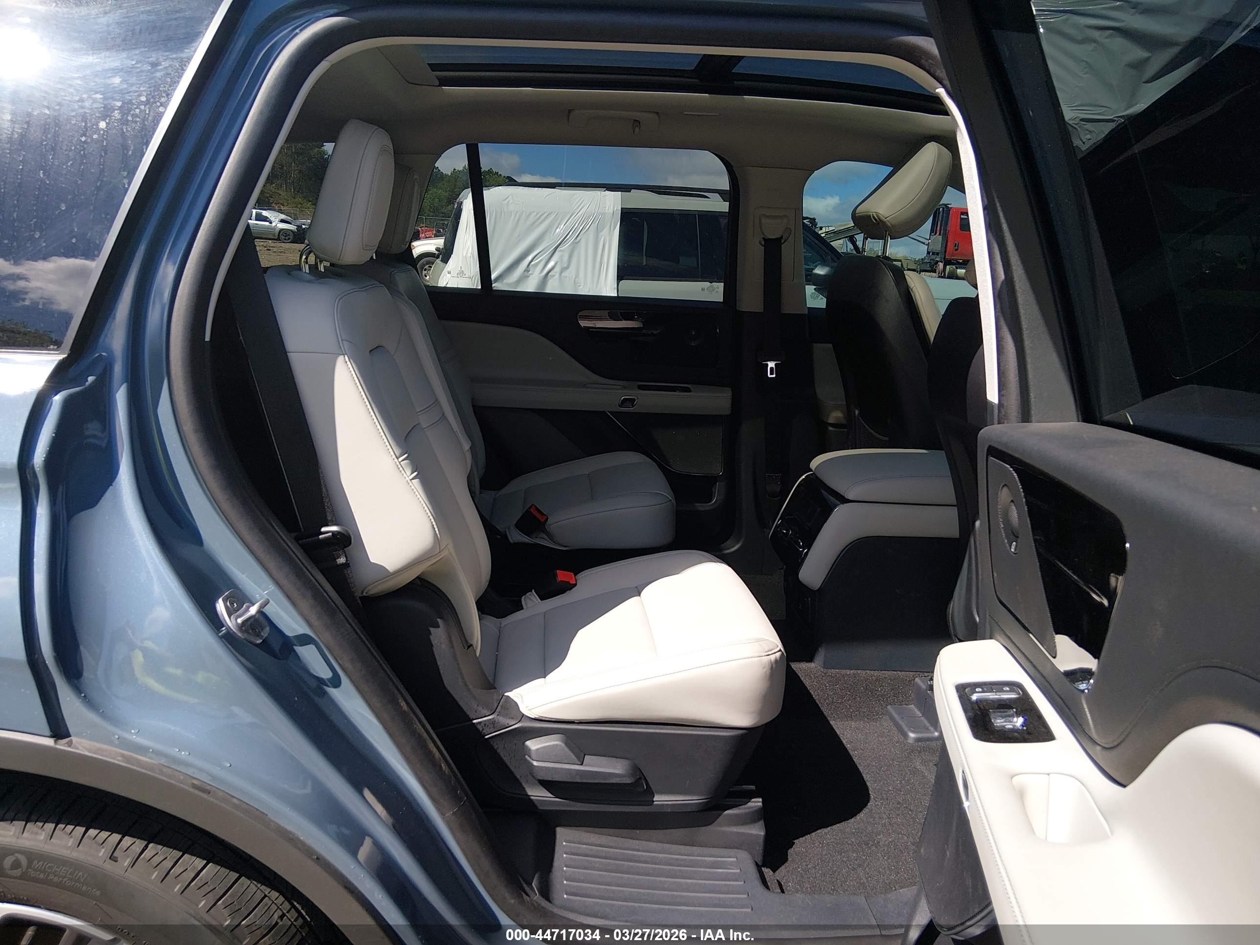 LINCOLN AVIATOR image 8