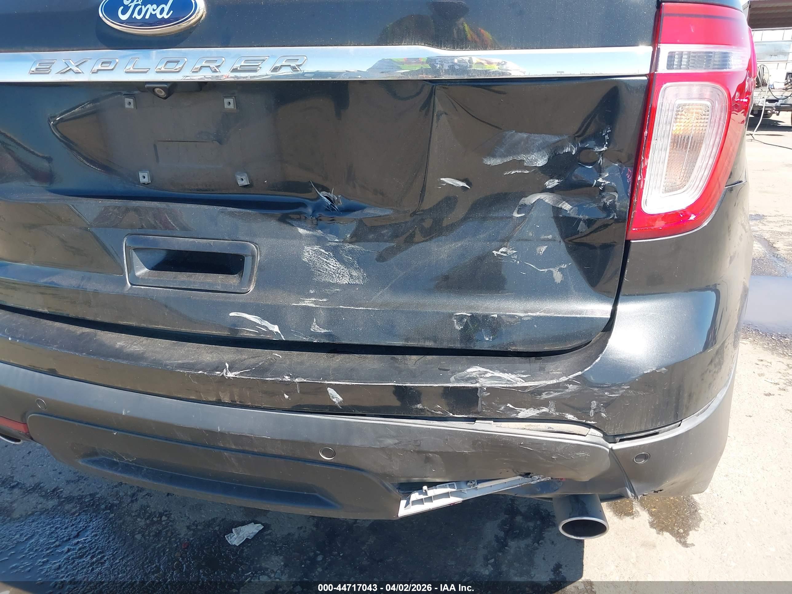 FORD EXPLORER image 6