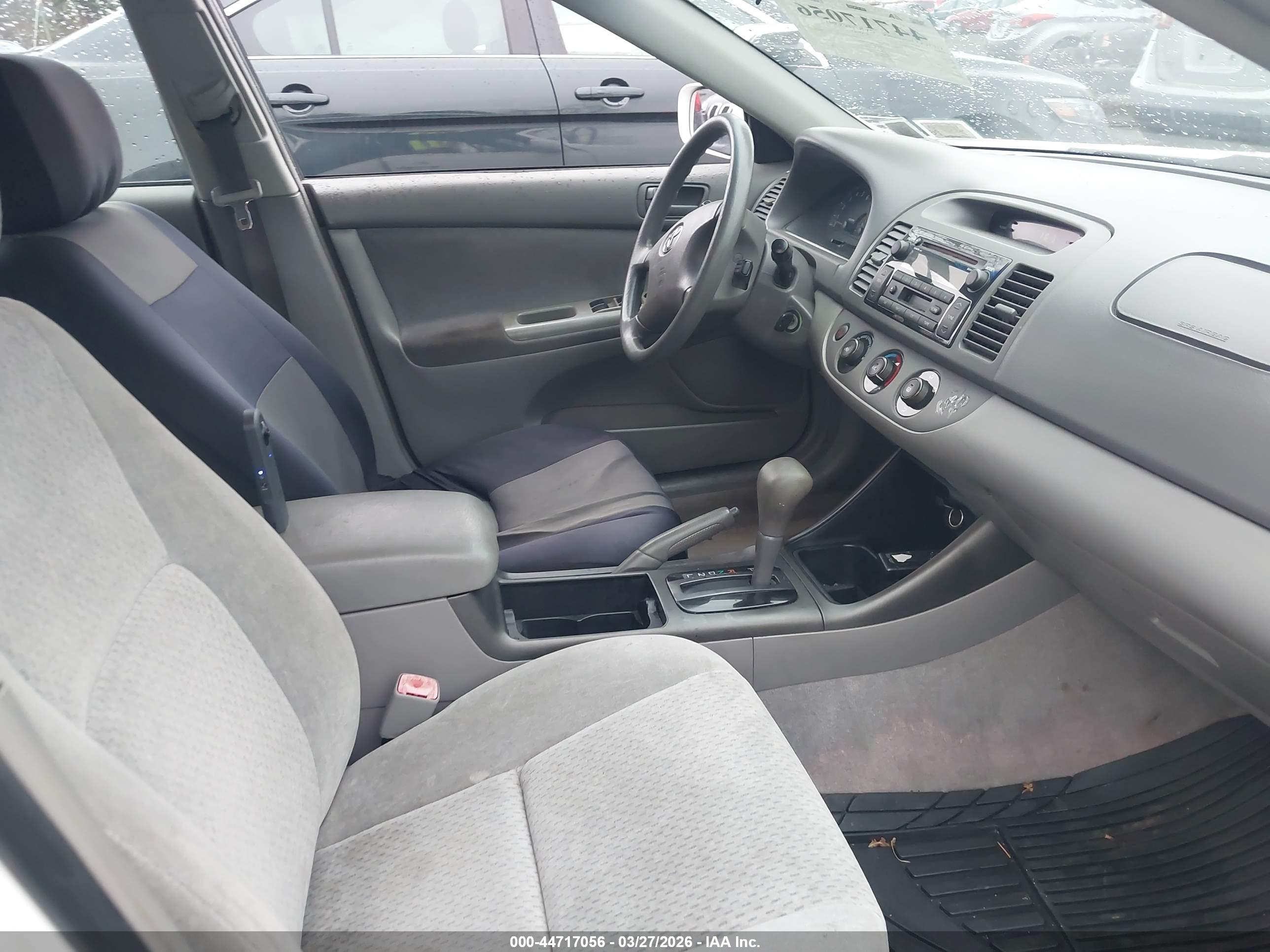 TOYOTA CAMRY image 5
