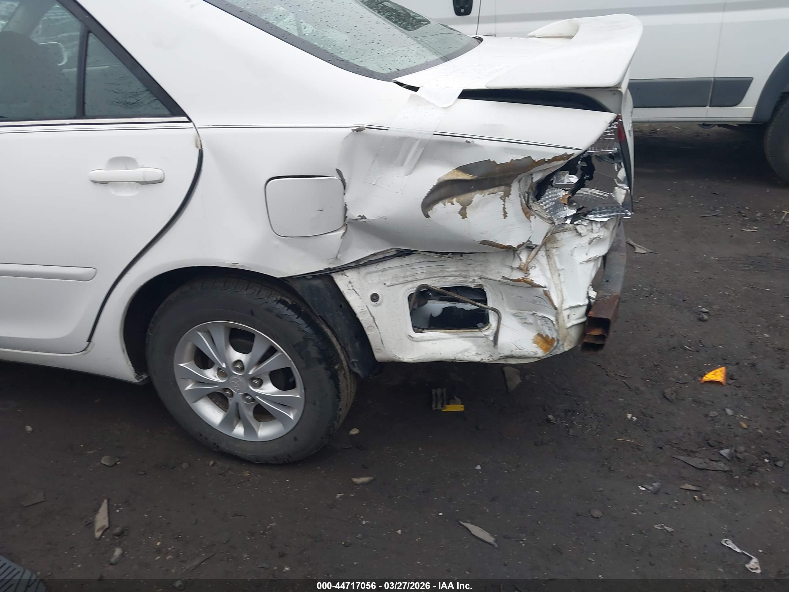 TOYOTA CAMRY image 6