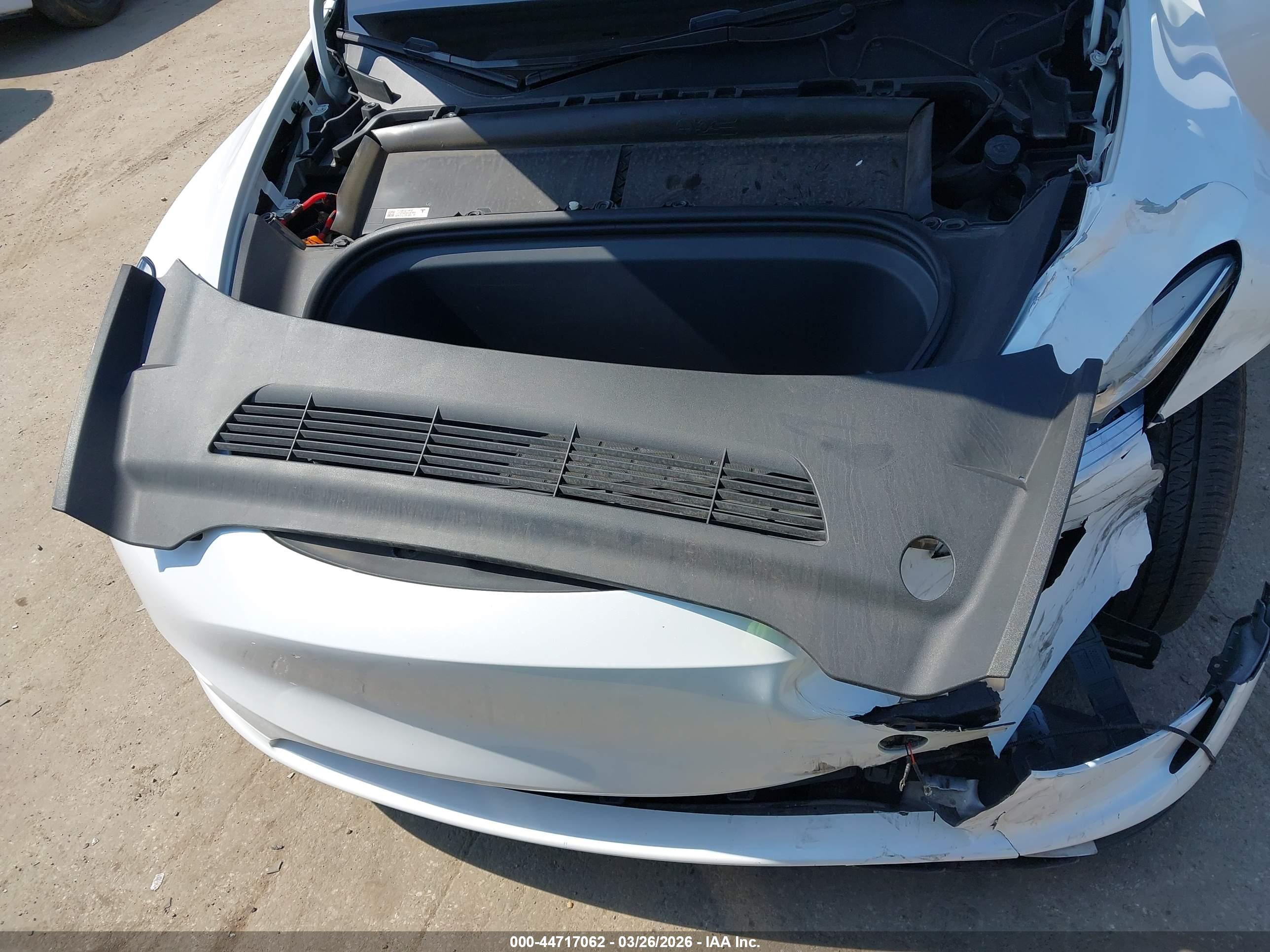 TESLA MODEL image 10