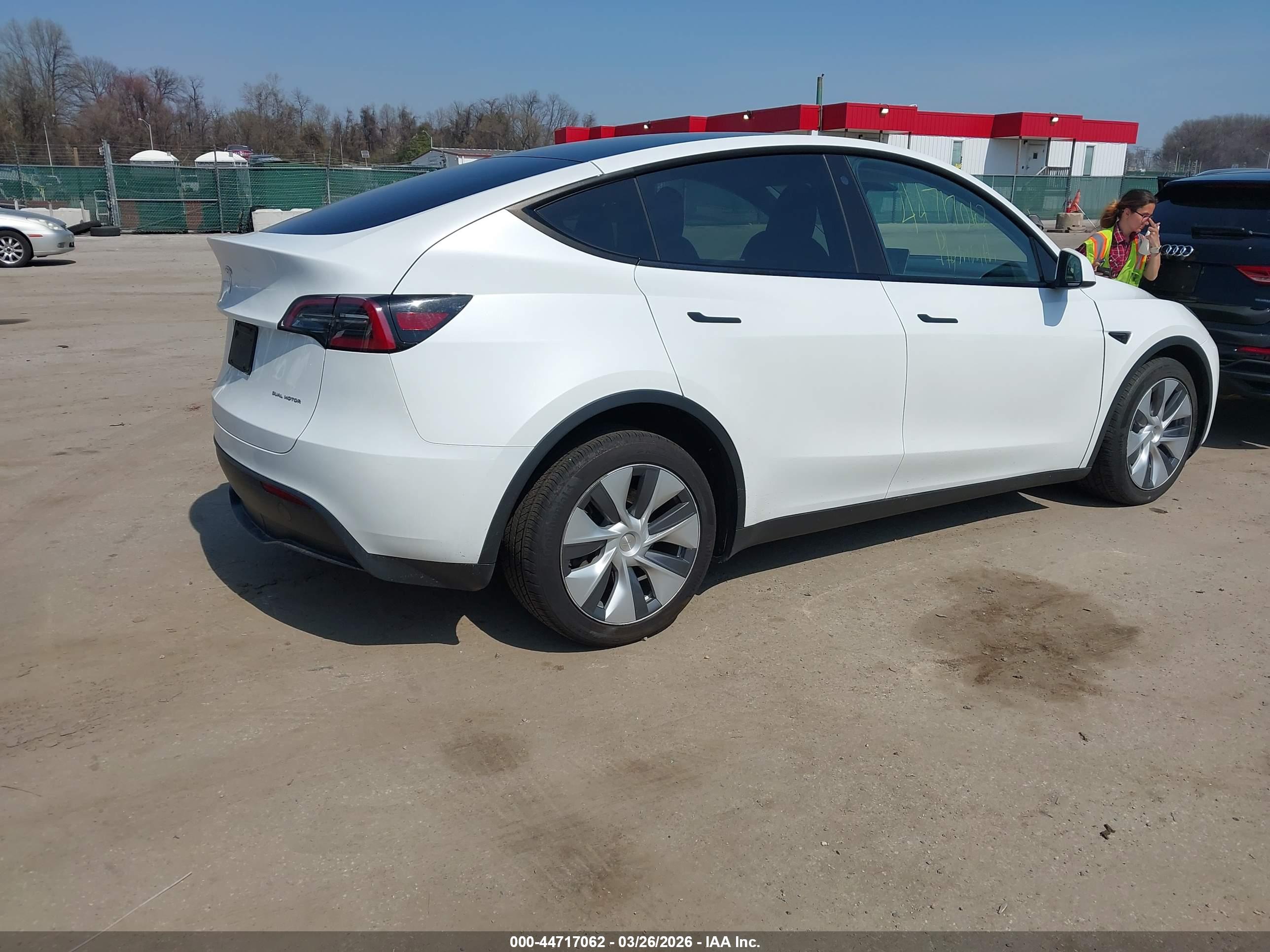 TESLA MODEL image 4