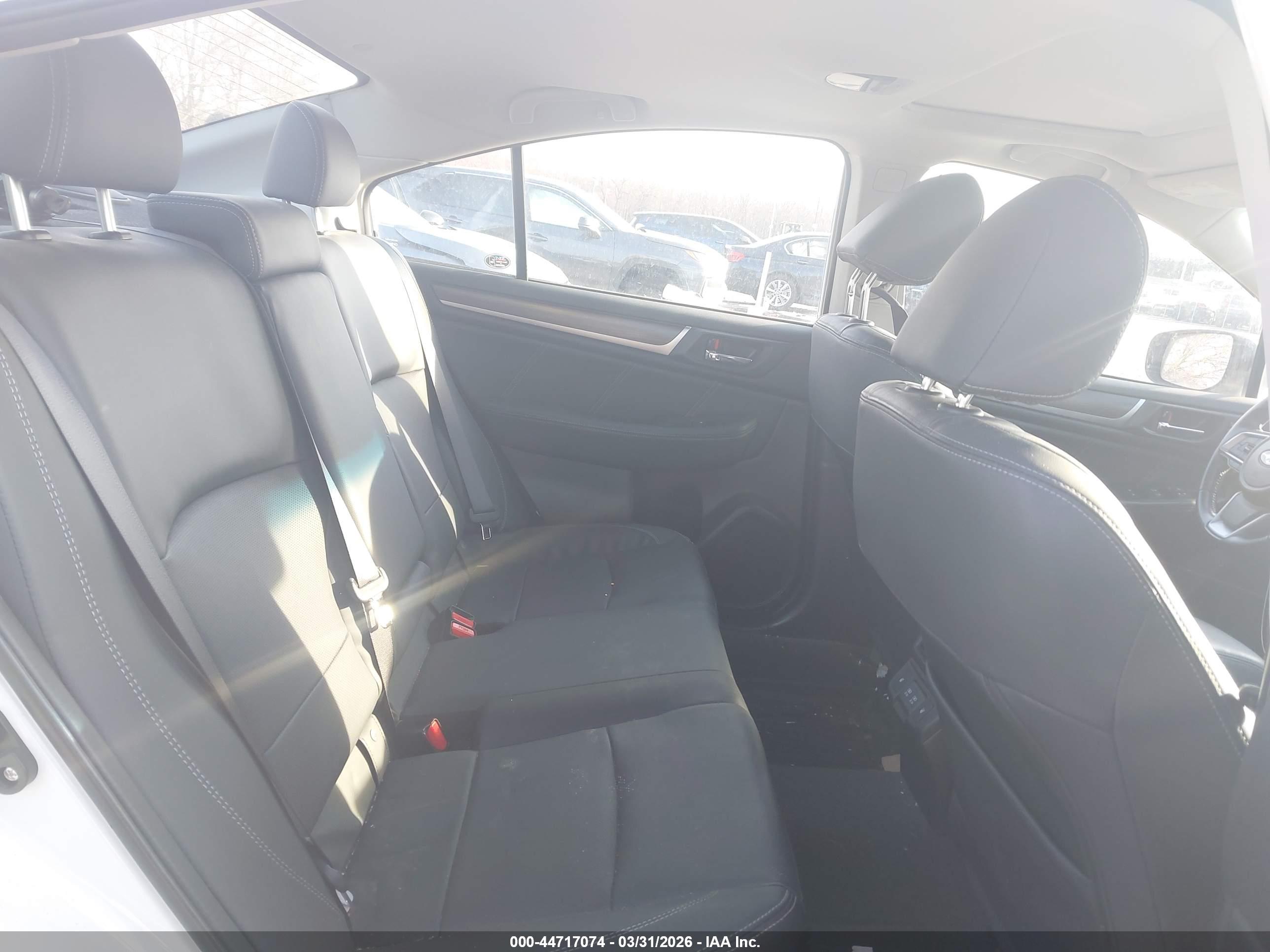 SUBARU LEGACY image 8