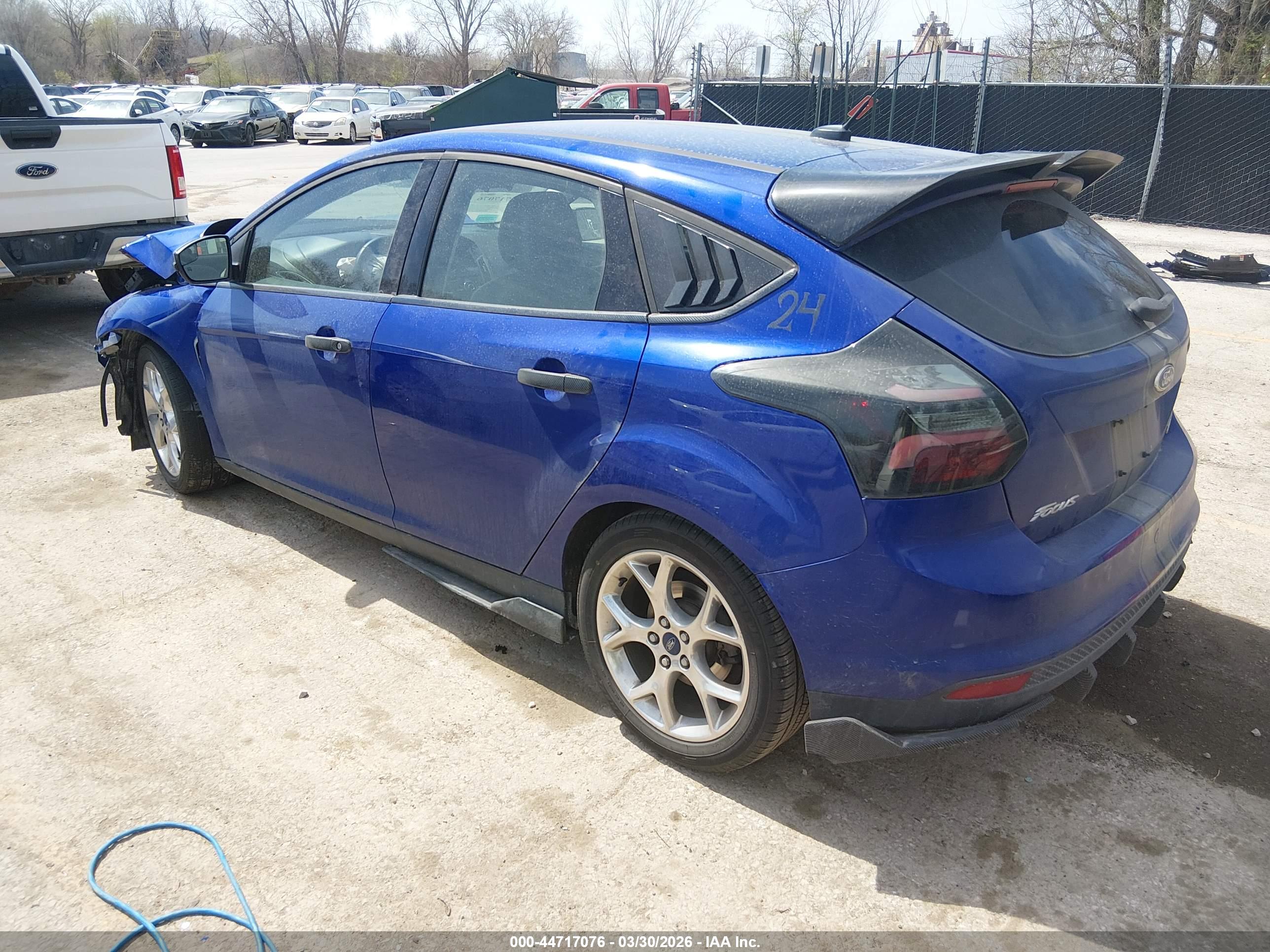 FORD FOCUS image 3