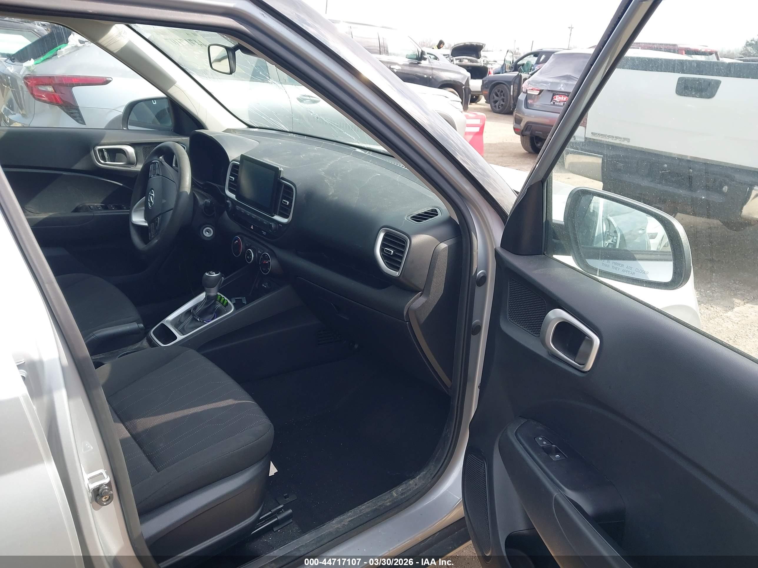 HYUNDAI VENUE image 5