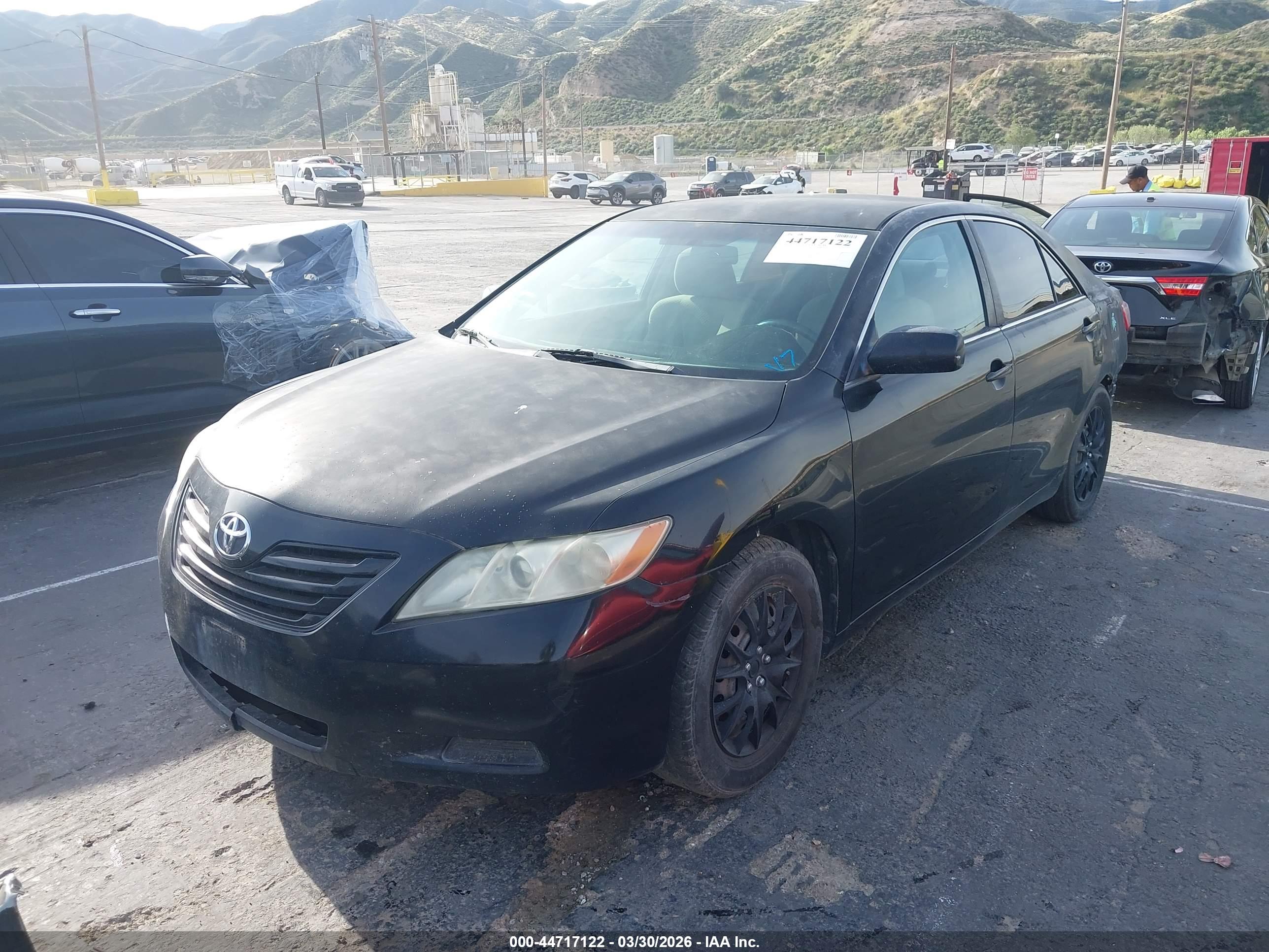 TOYOTA CAMRY image 2