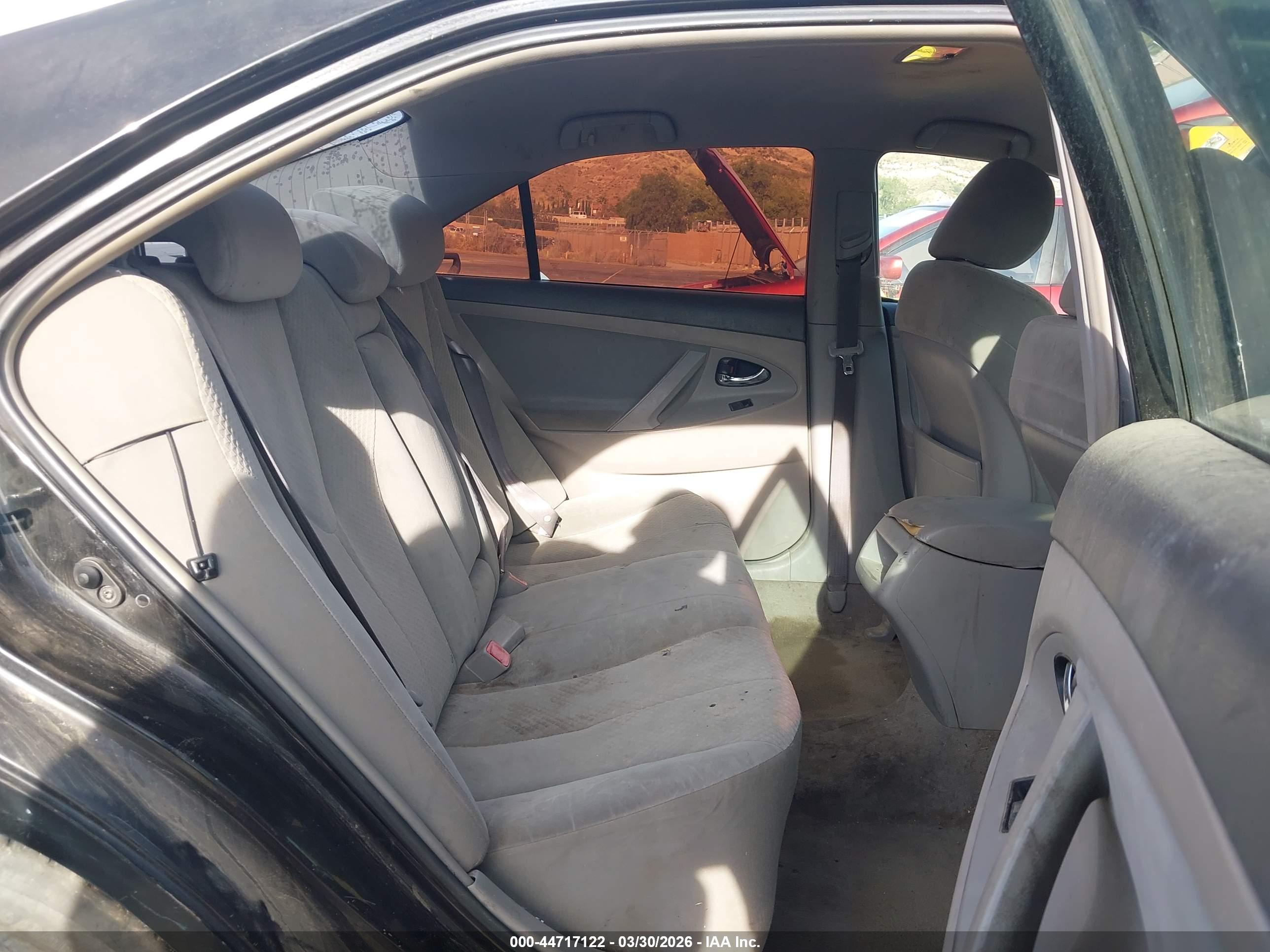 TOYOTA CAMRY image 8