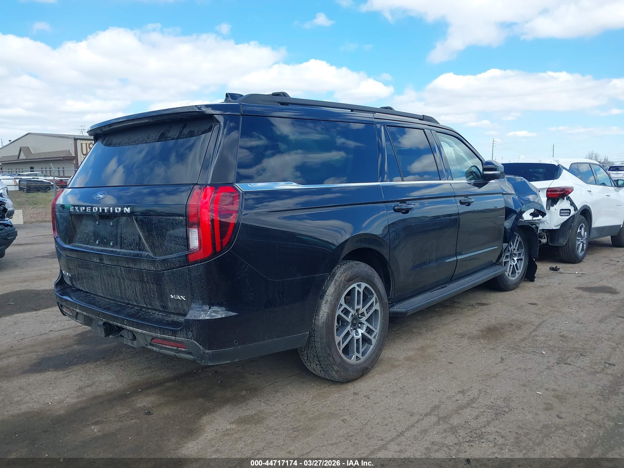 FORD EXPEDITION image 4