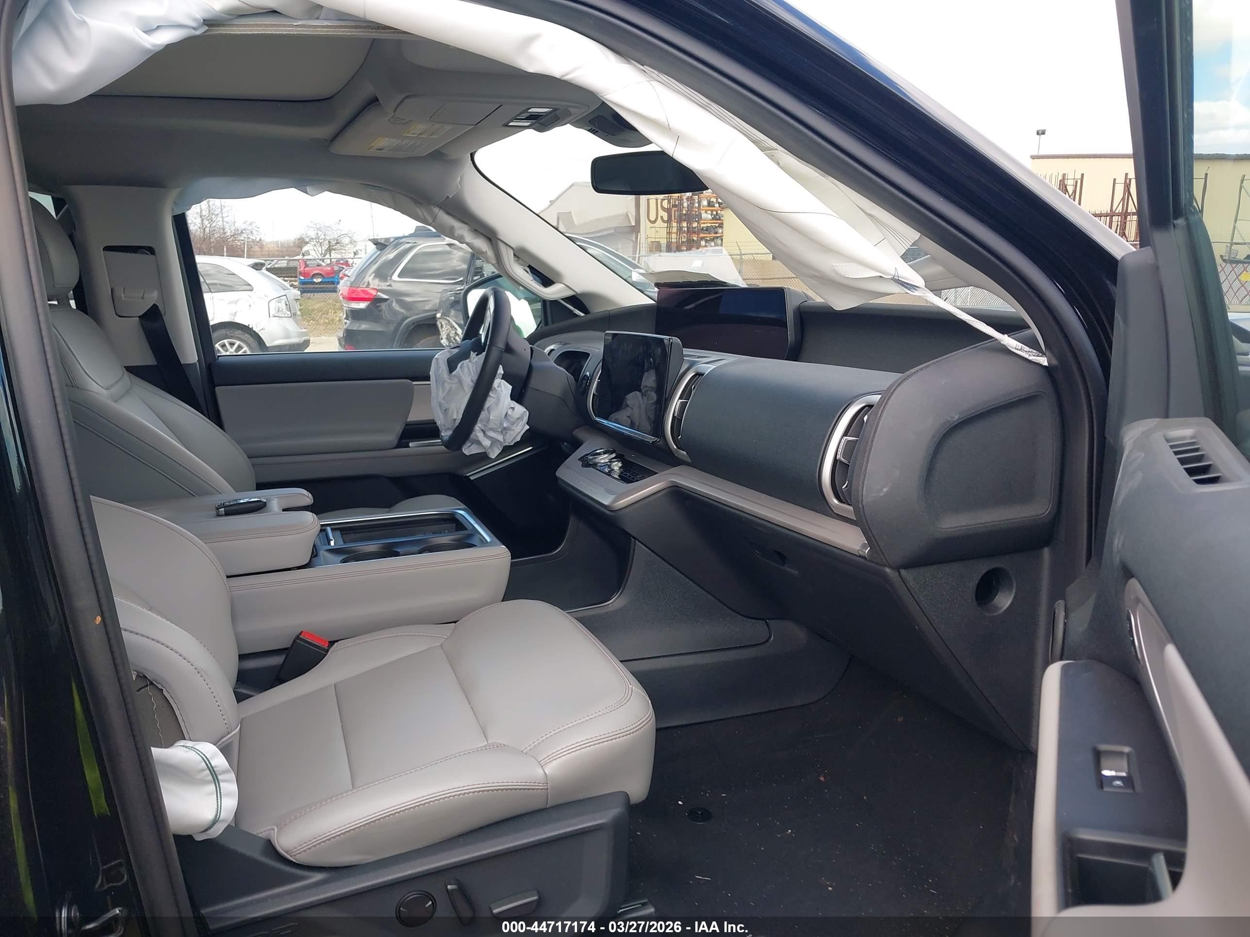 FORD EXPEDITION image 5
