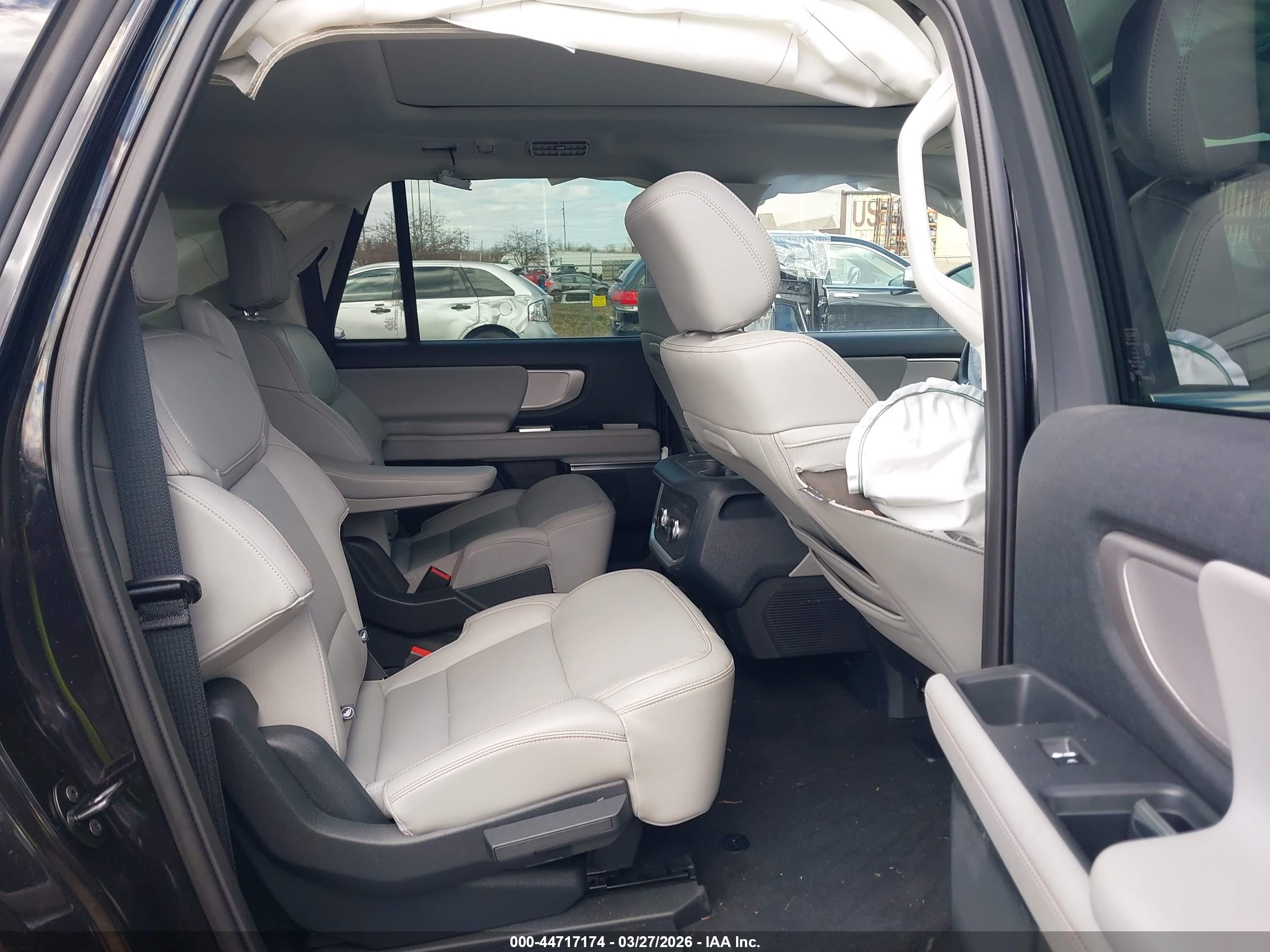 FORD EXPEDITION image 8