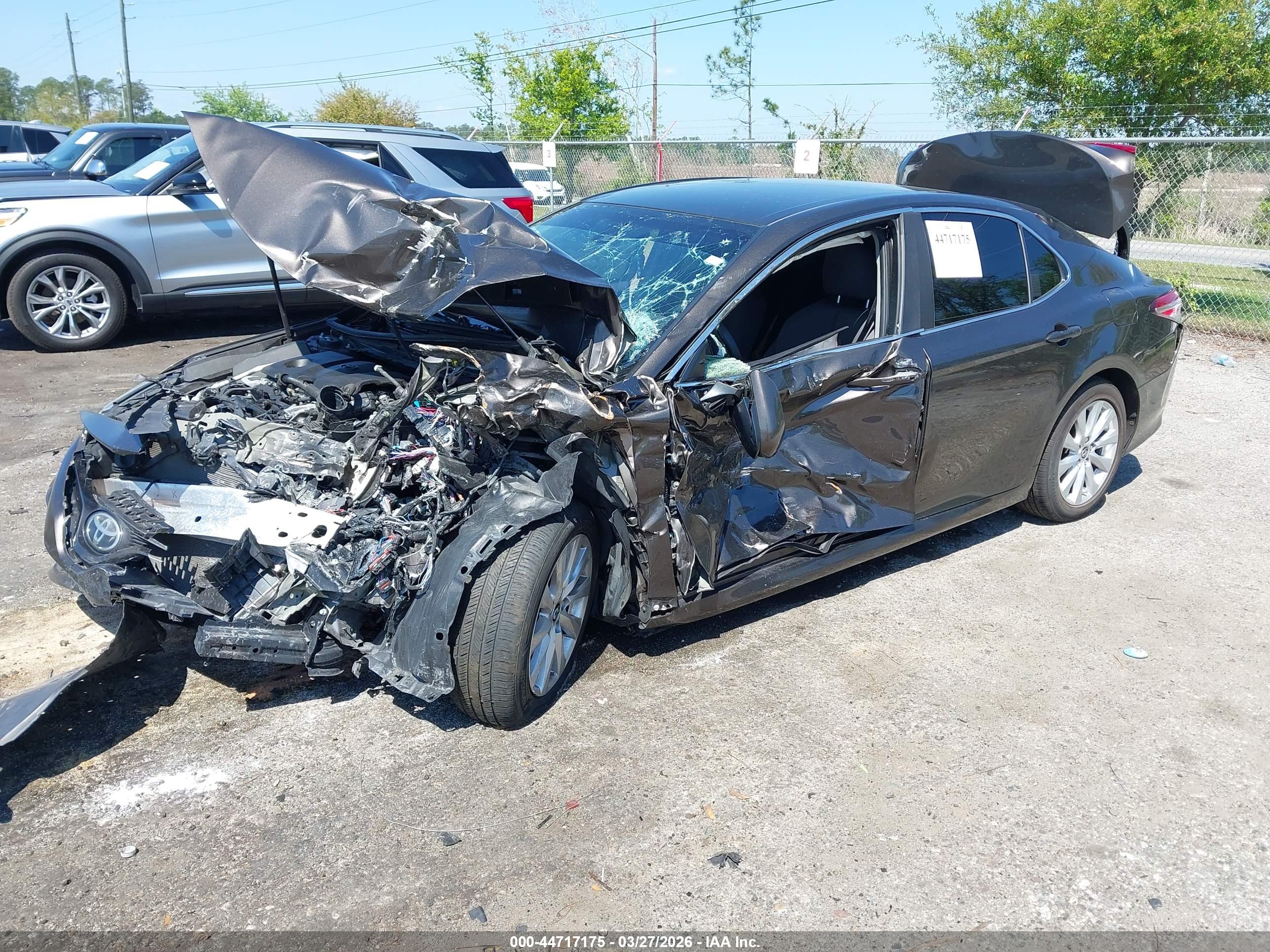 TOYOTA CAMRY image 2