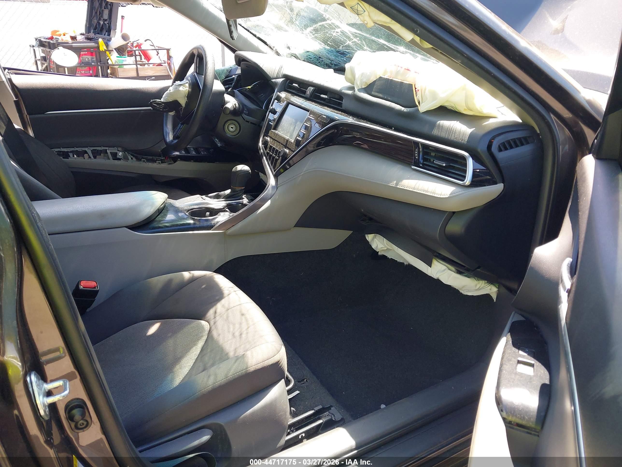 TOYOTA CAMRY image 5