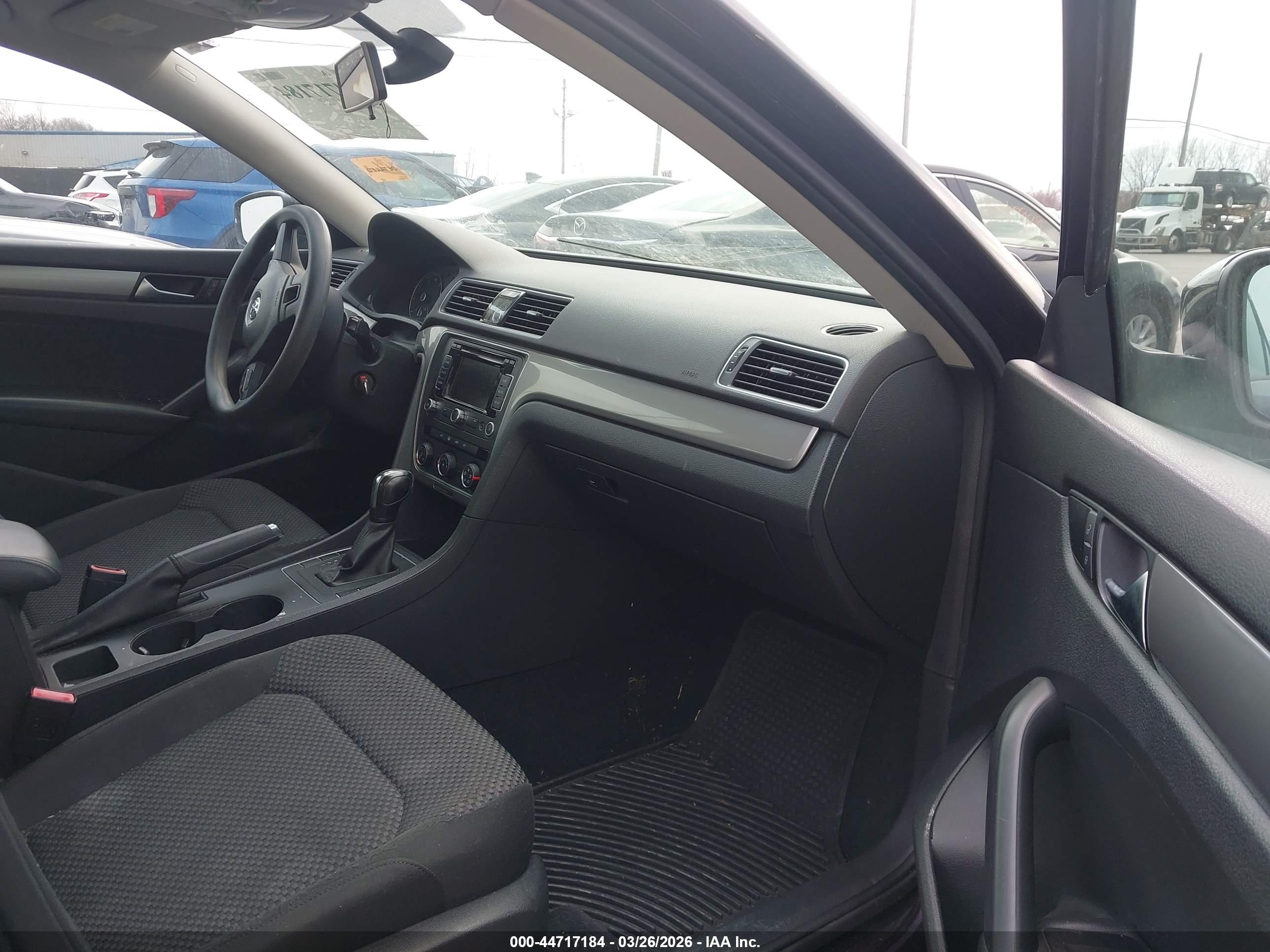 VOLKSWAGEN PASSAT image 5