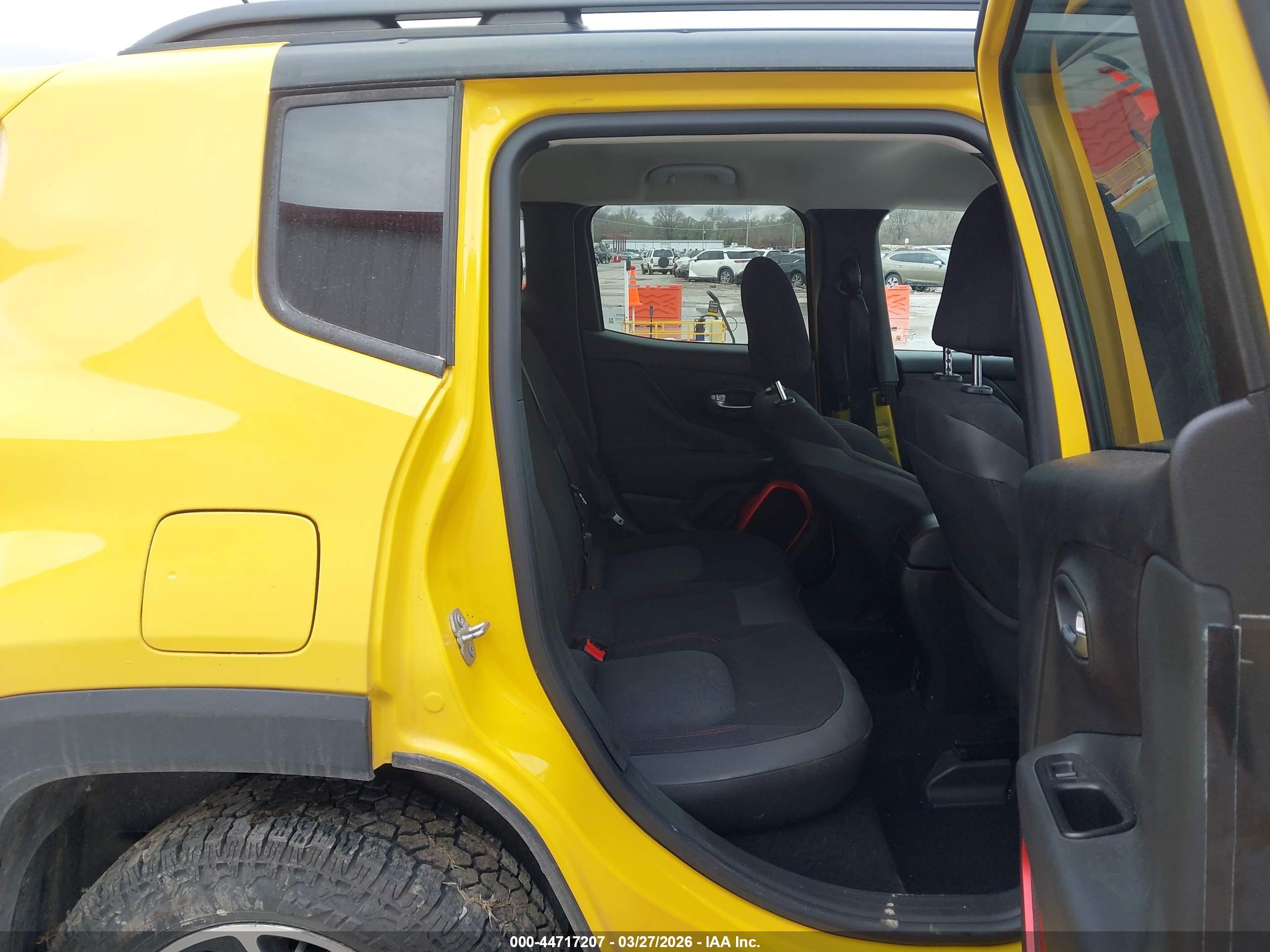 JEEP RENEGADE image 8