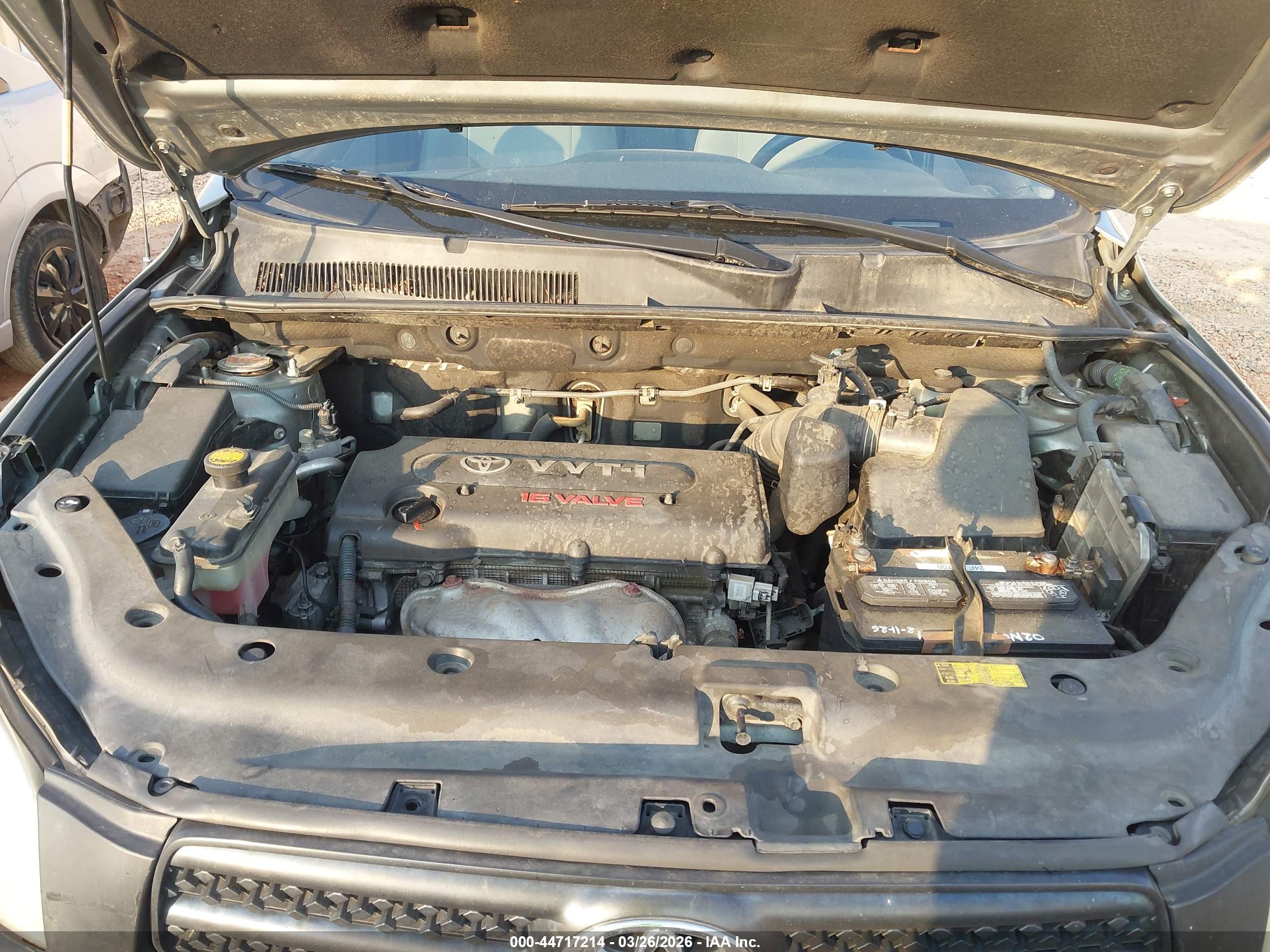 TOYOTA RAV4 image 10