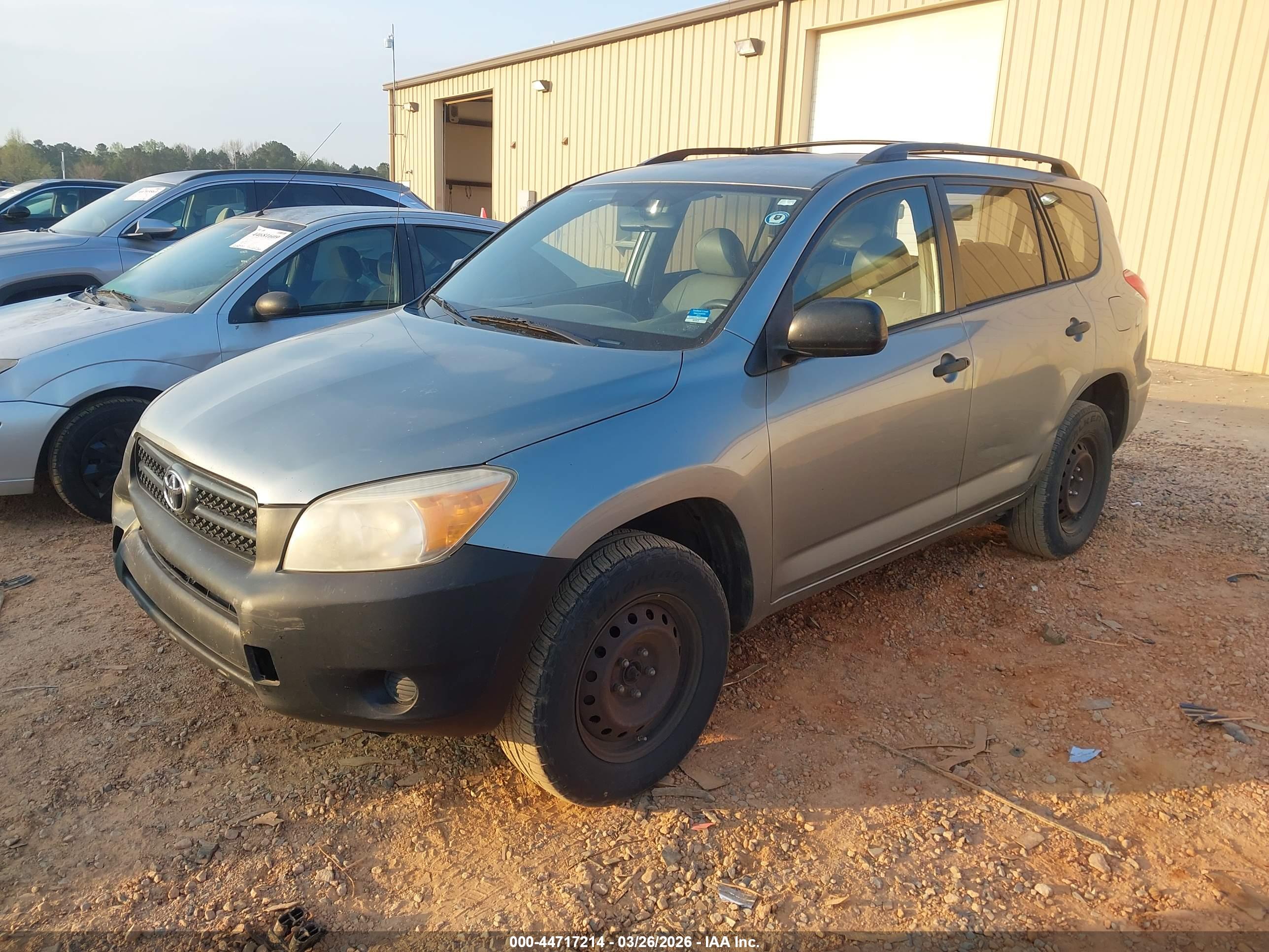 TOYOTA RAV4 image 2