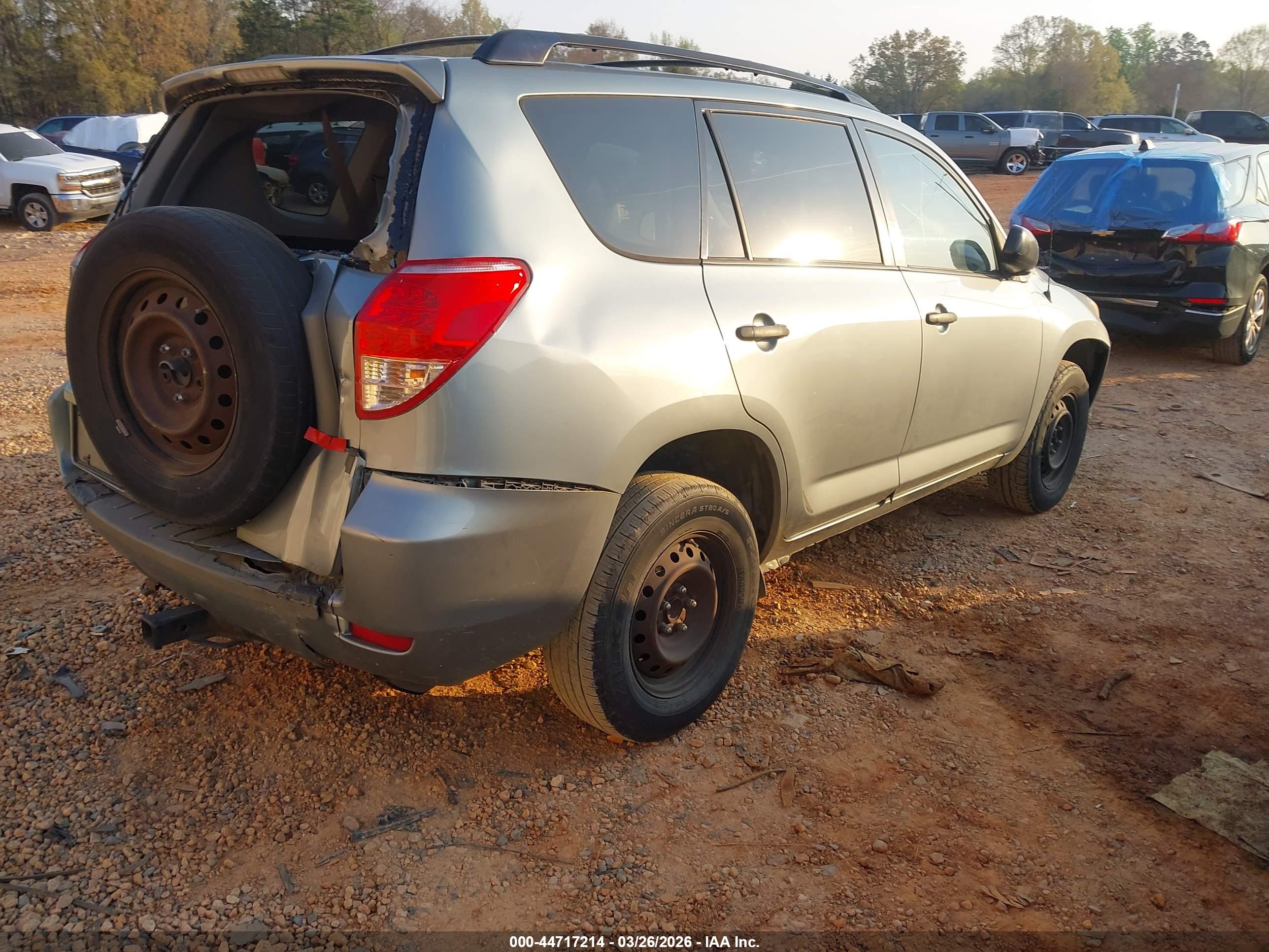 TOYOTA RAV4 image 4