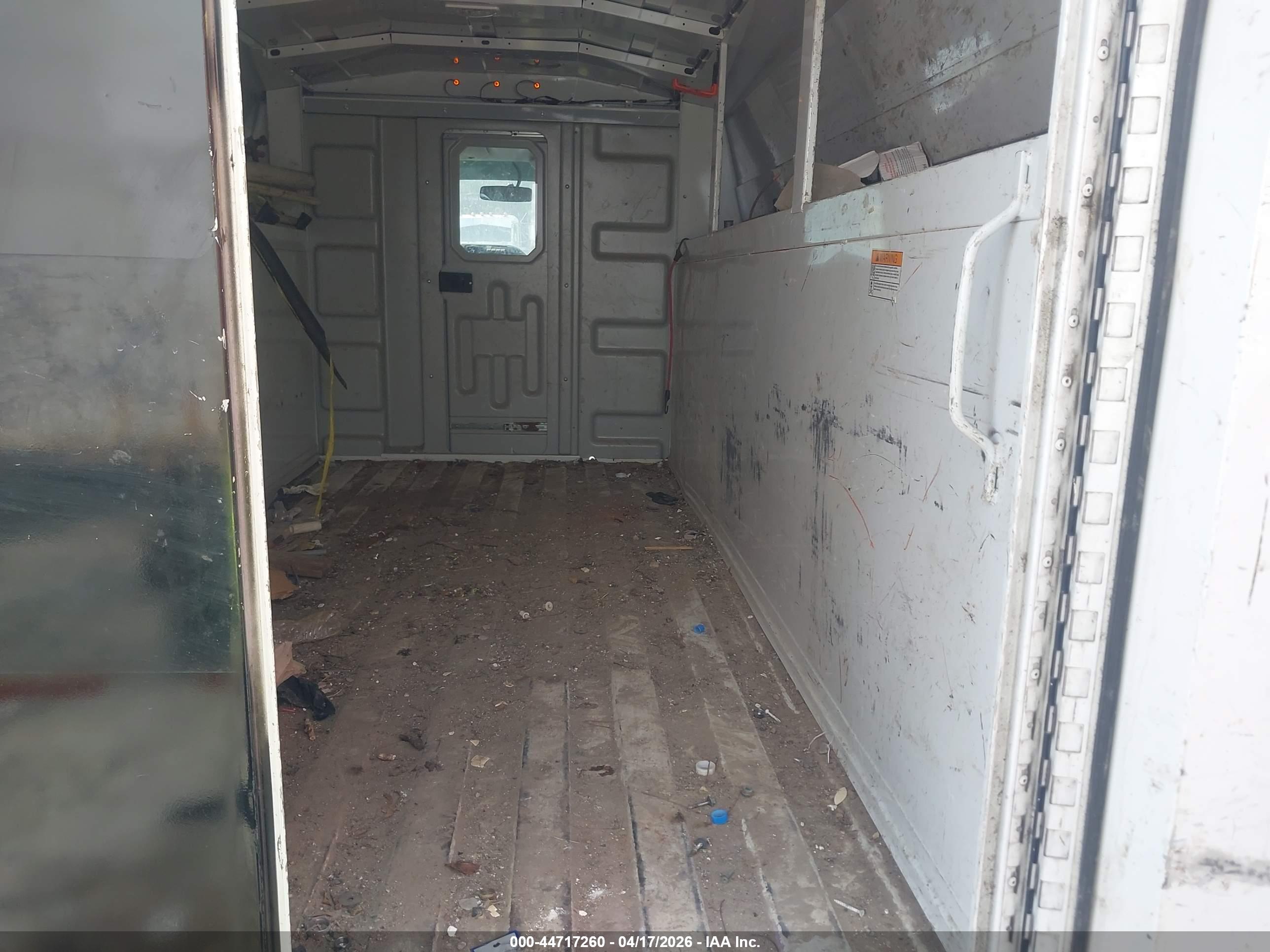 FORD E-350 image 8