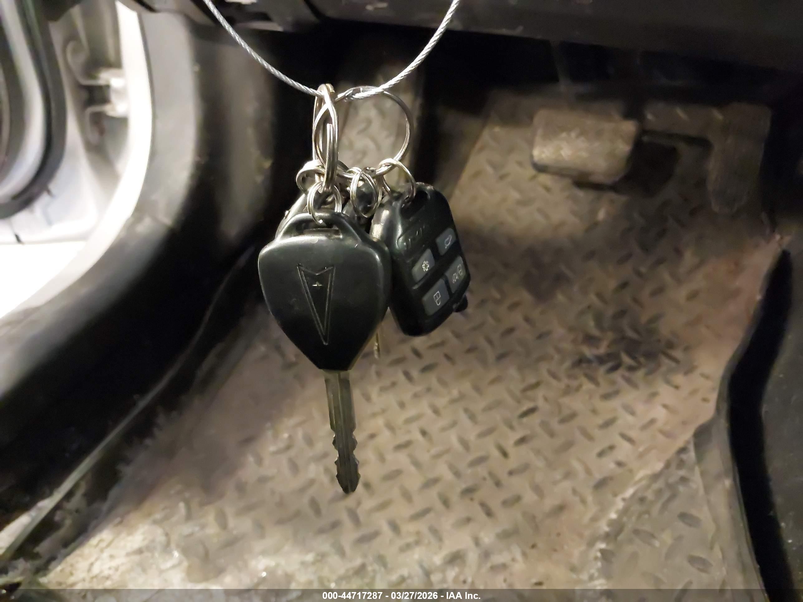 PONTIAC VIBE image 11
