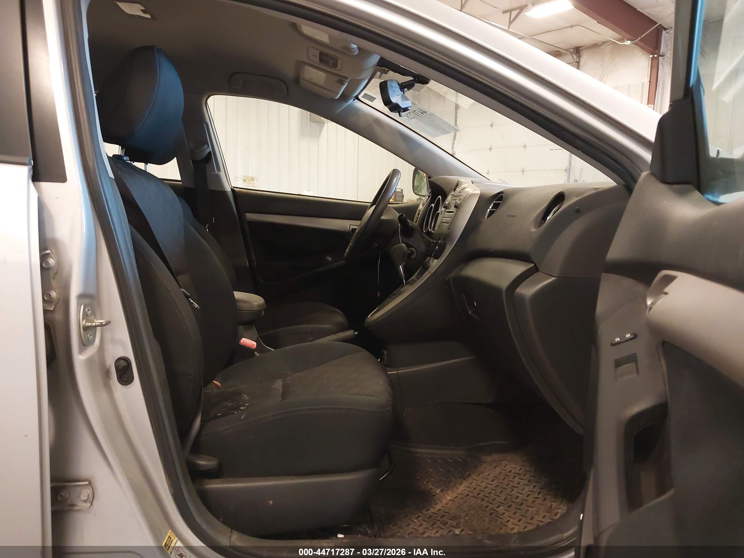 PONTIAC VIBE image 5