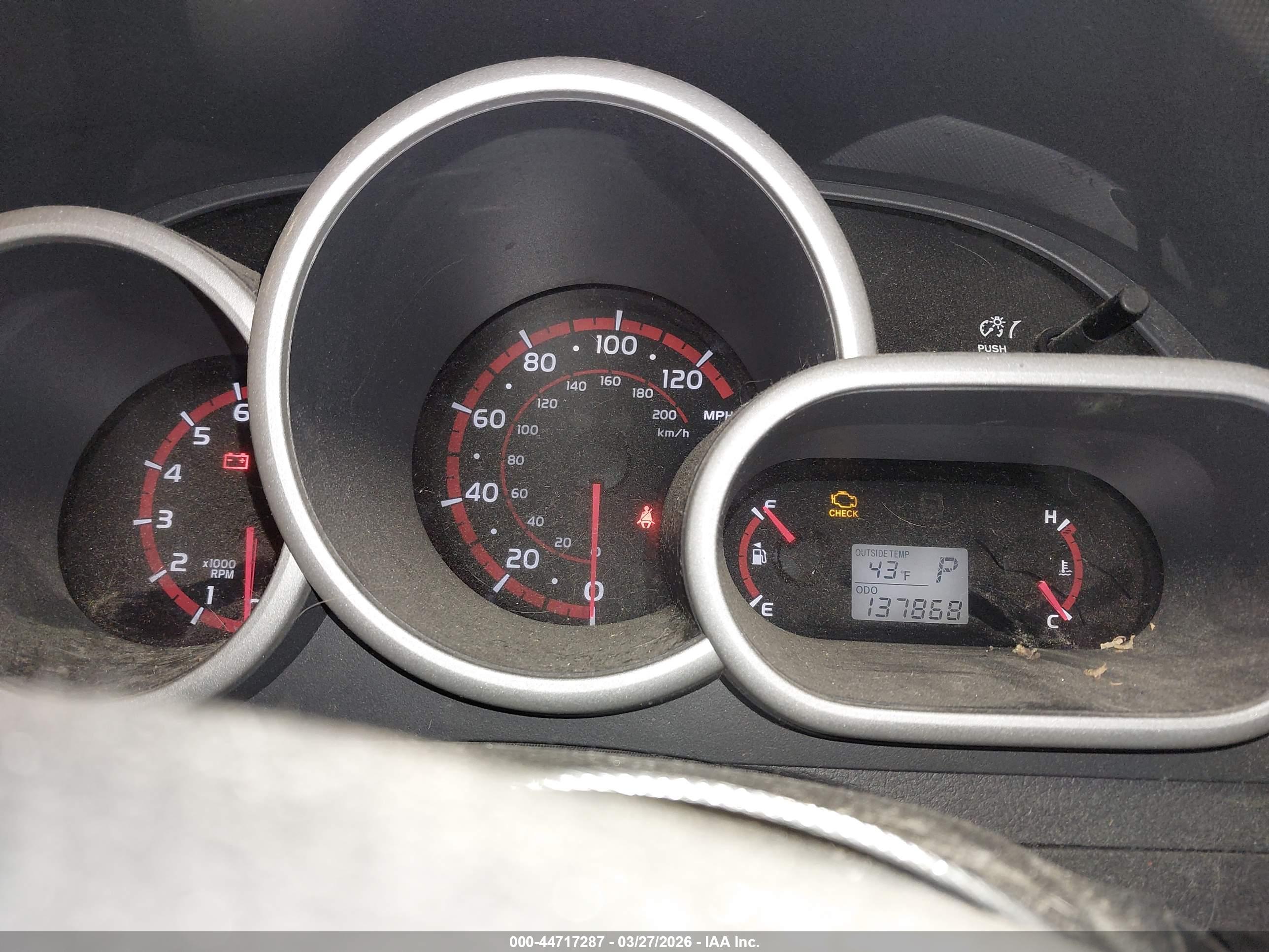 PONTIAC VIBE image 7