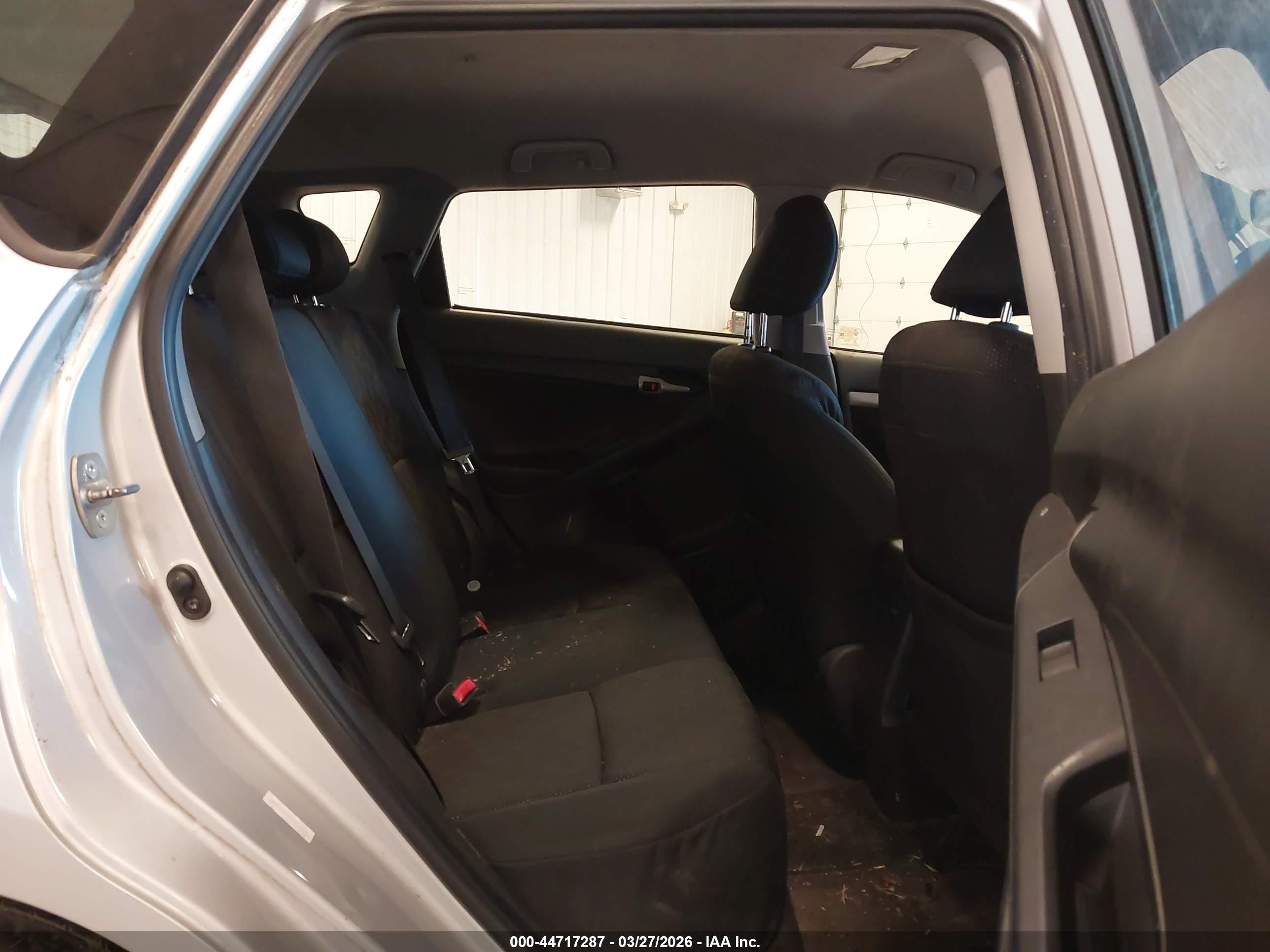 PONTIAC VIBE image 8