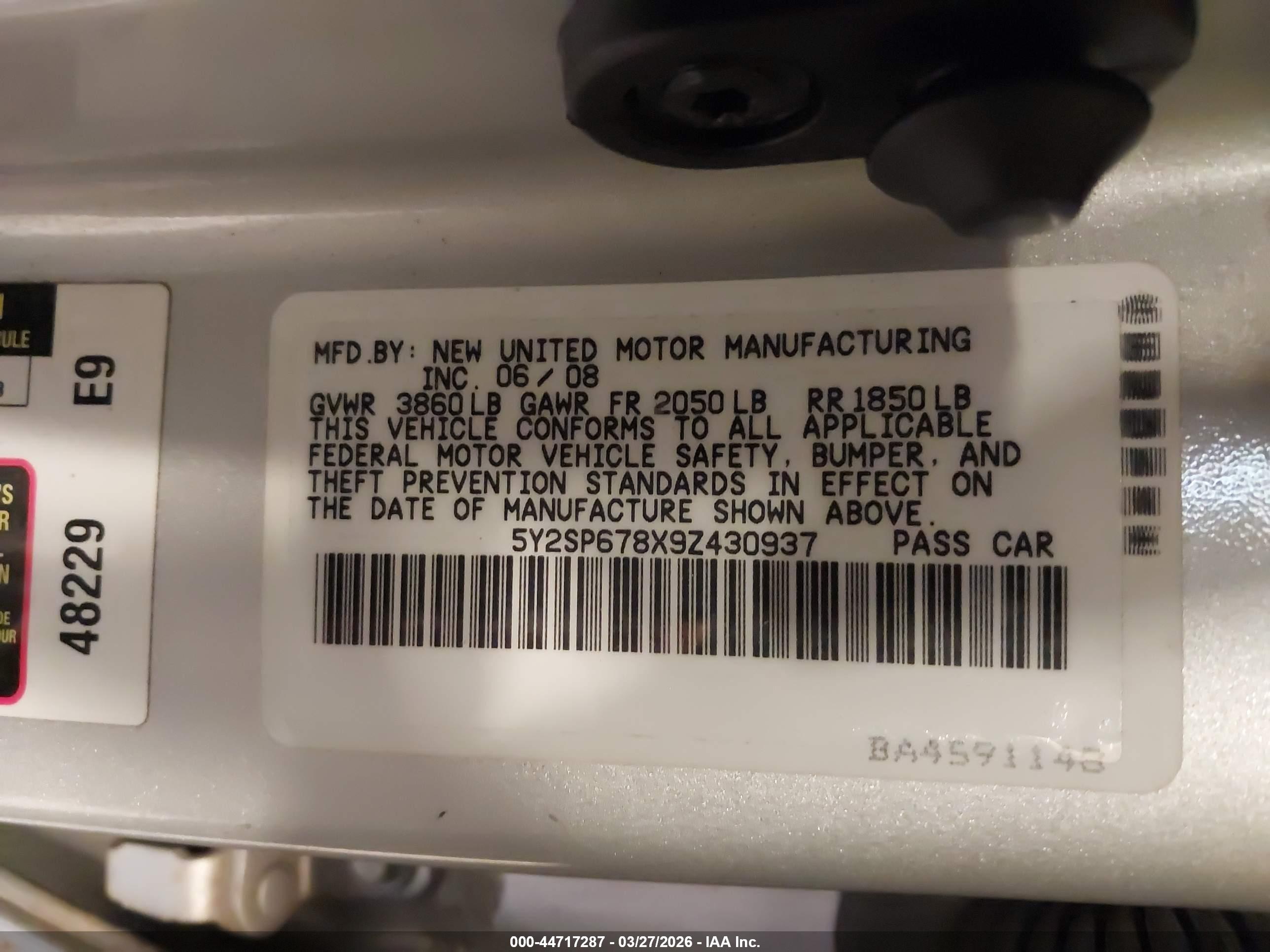 PONTIAC VIBE image 9