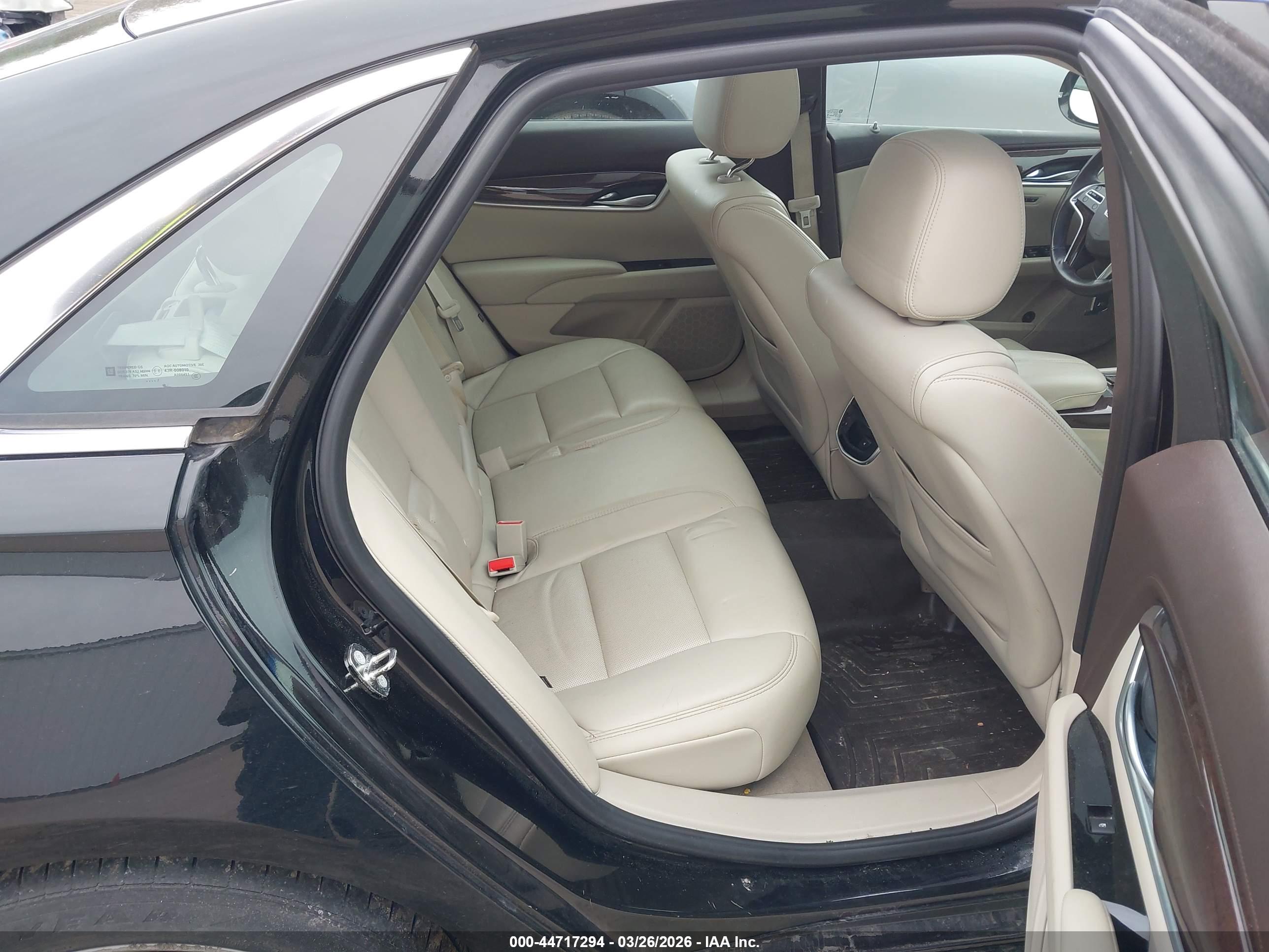 CADILLAC XTS image 8