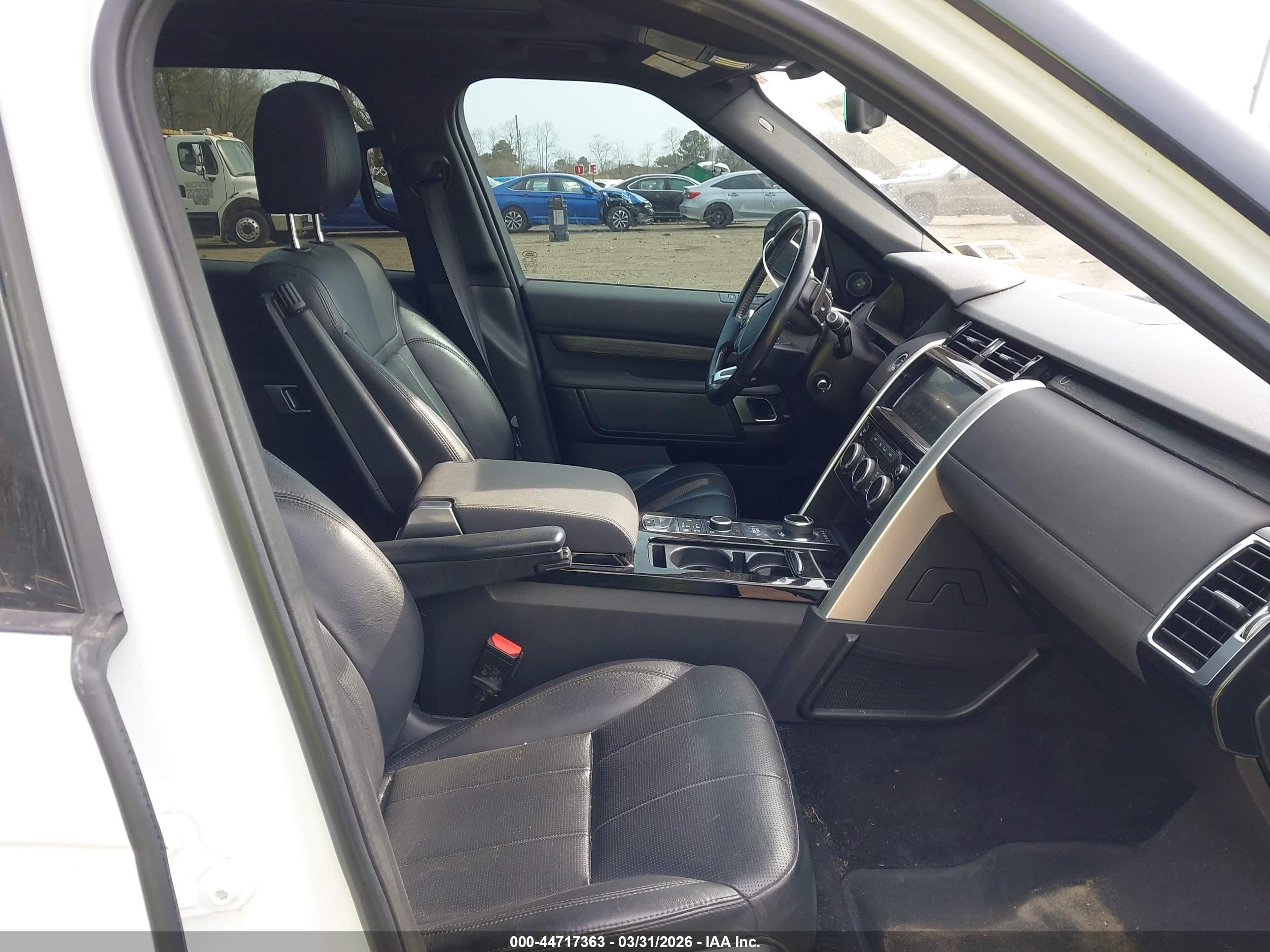 LAND ROVER image 5