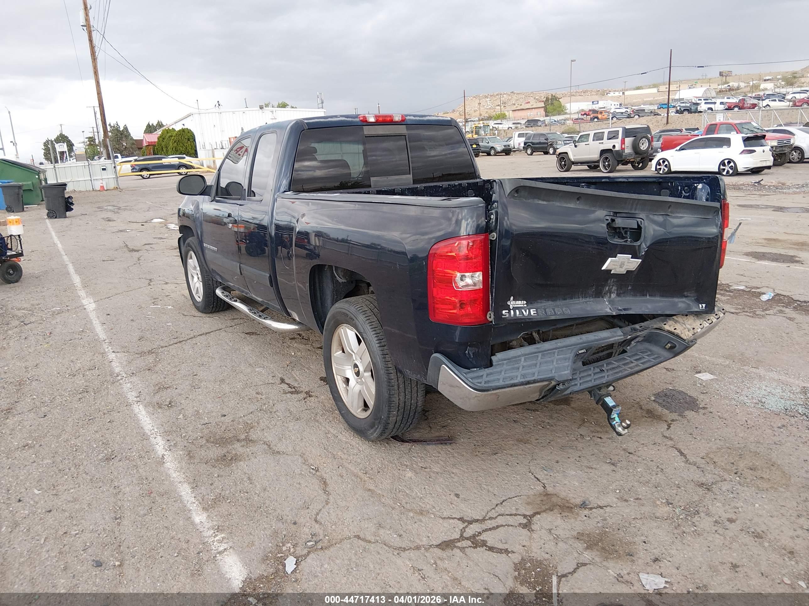 CHEVROLET SILVERADO image 3