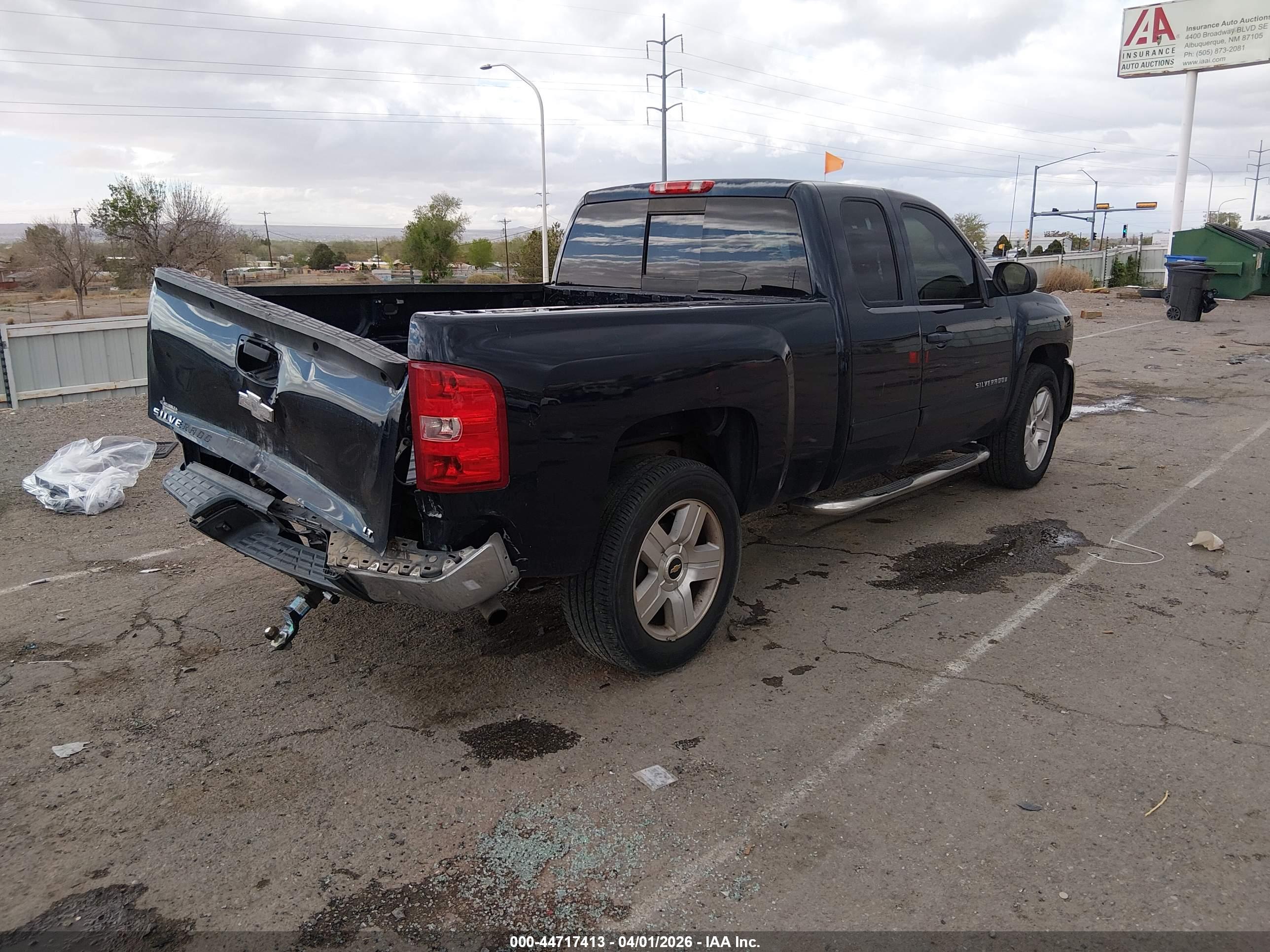 CHEVROLET SILVERADO image 4