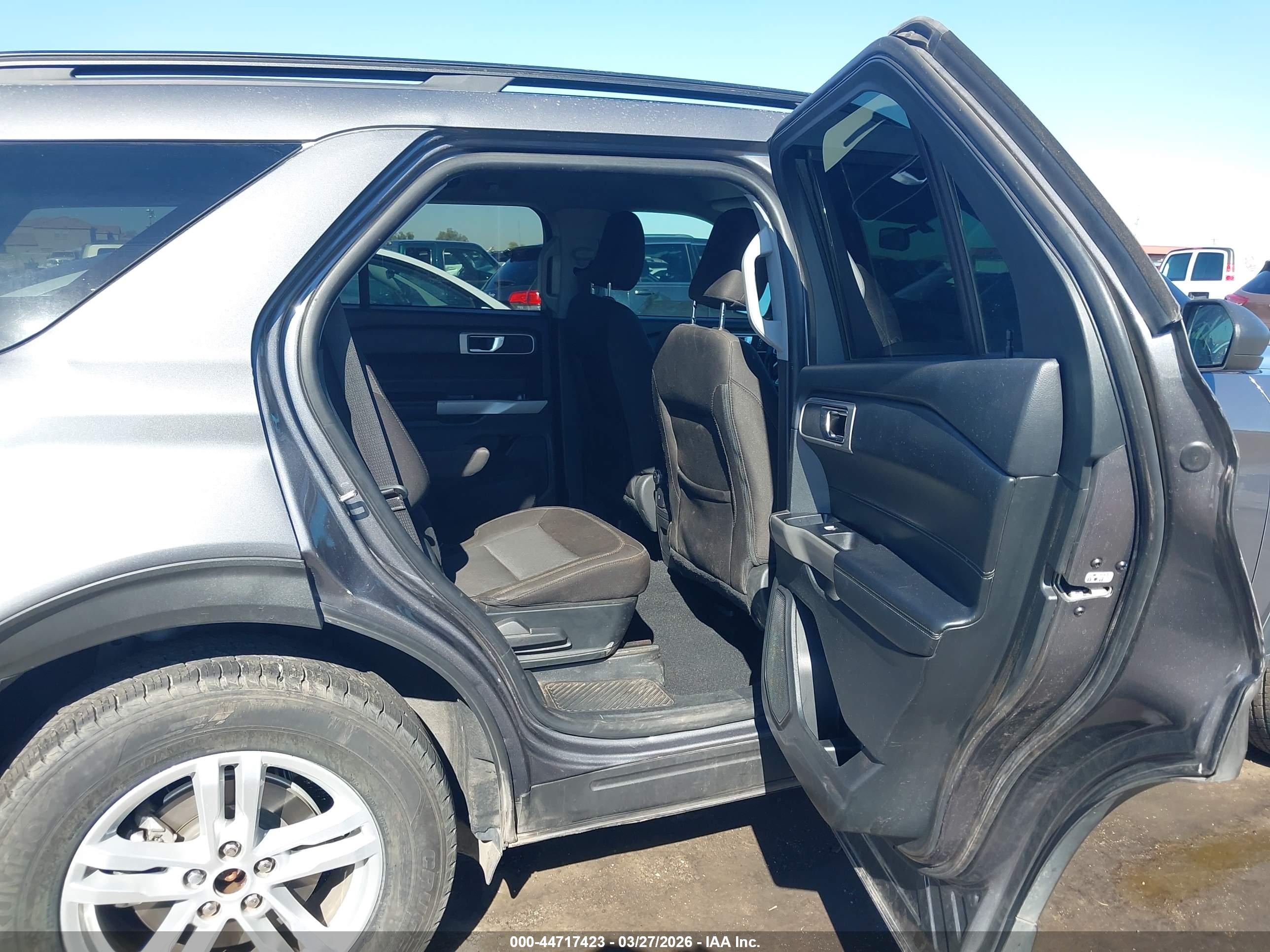 FORD EXPLORER image 8