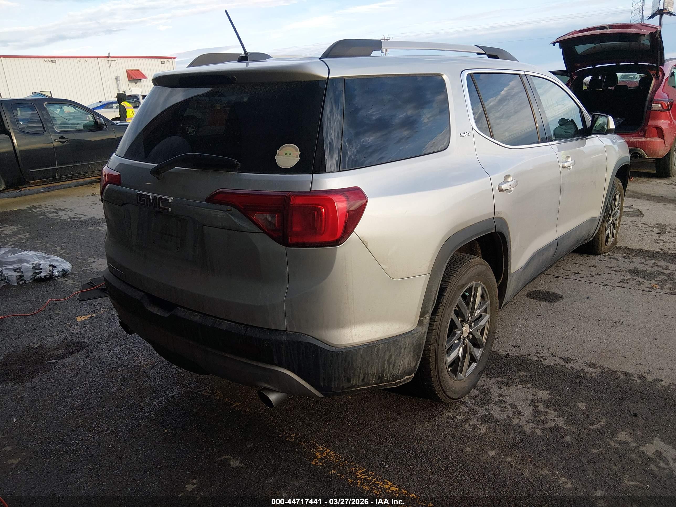 GMC ACADIA image 4