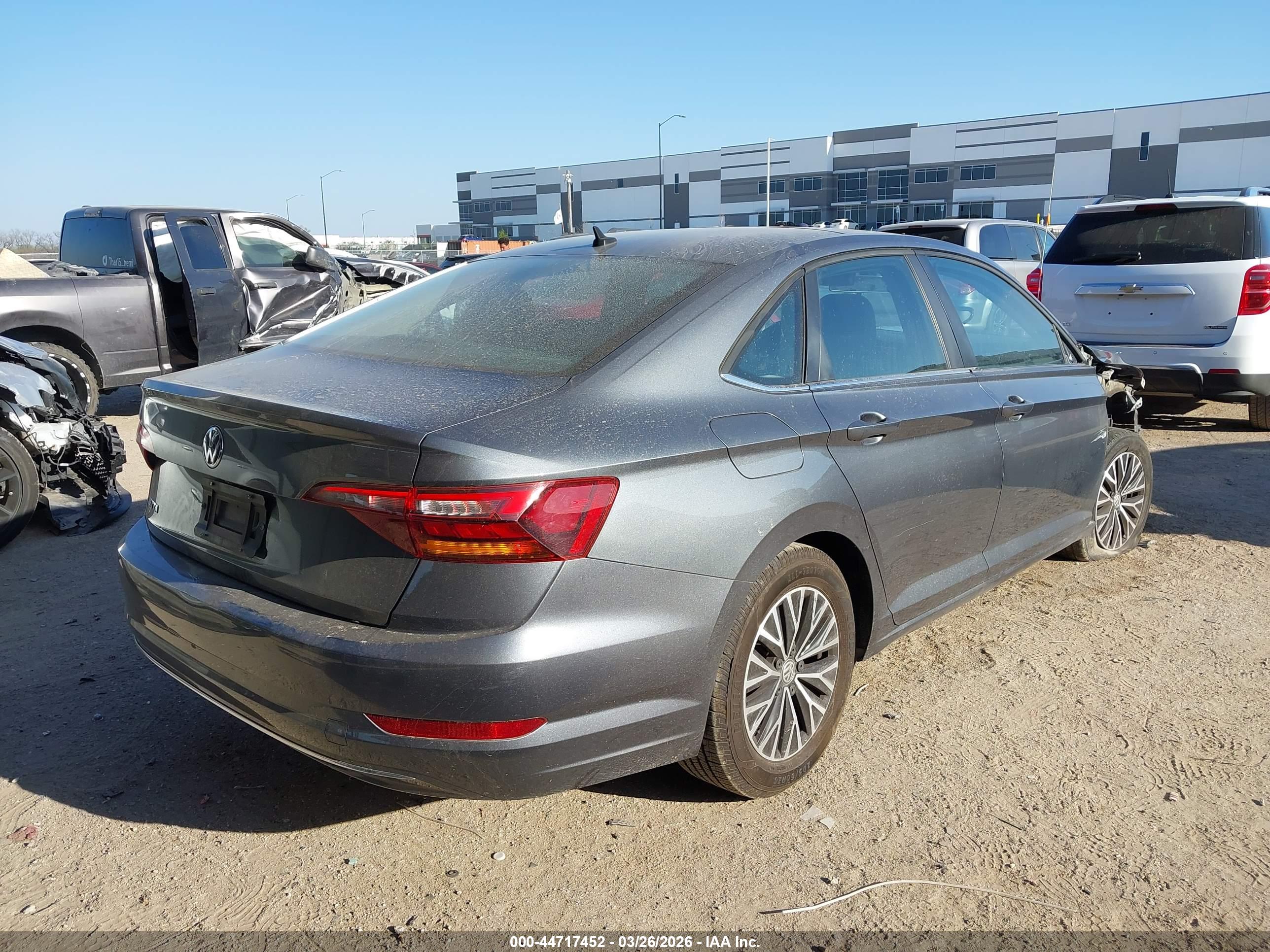 VOLKSWAGEN JETTA image 4