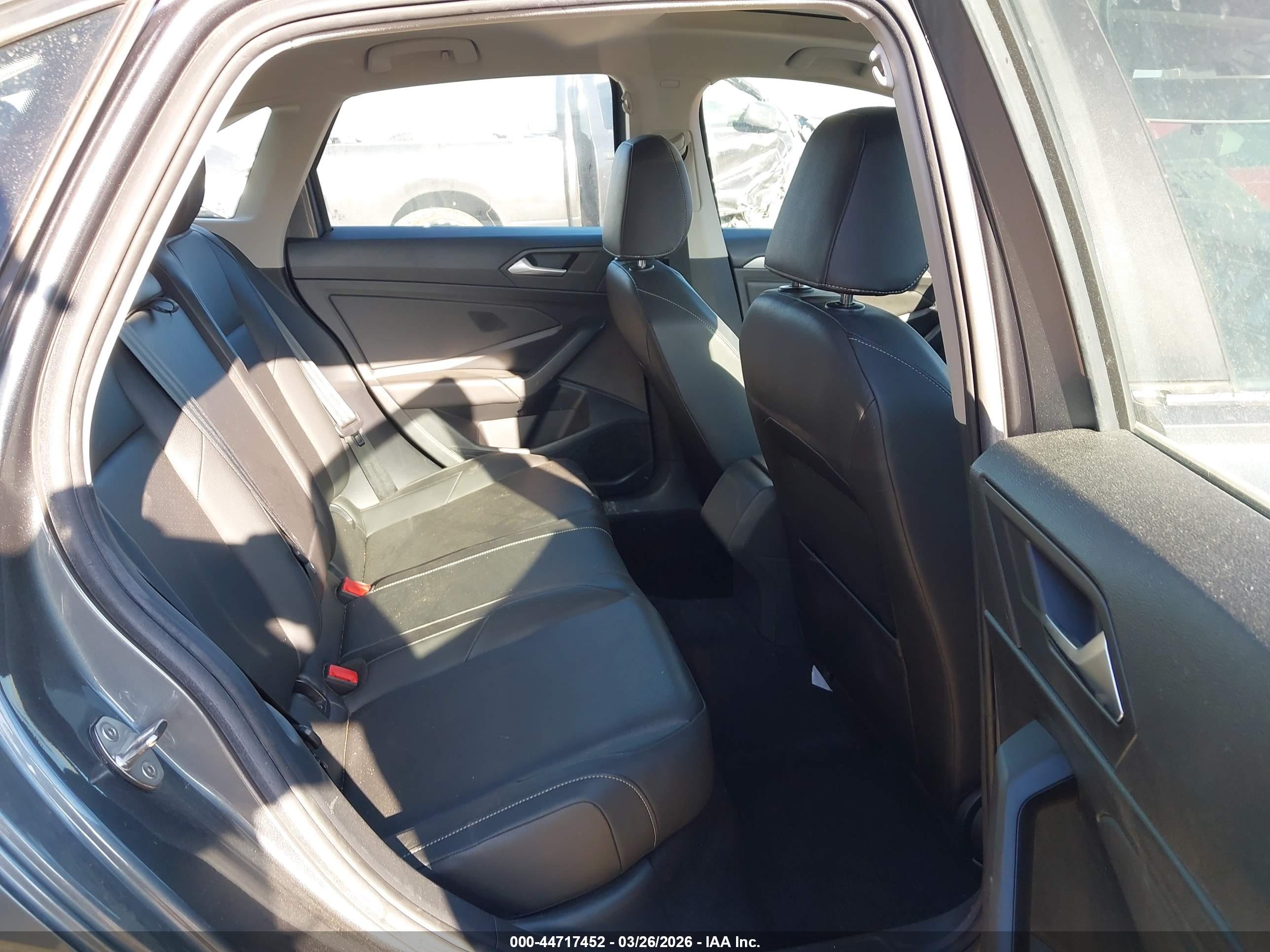 VOLKSWAGEN JETTA image 8