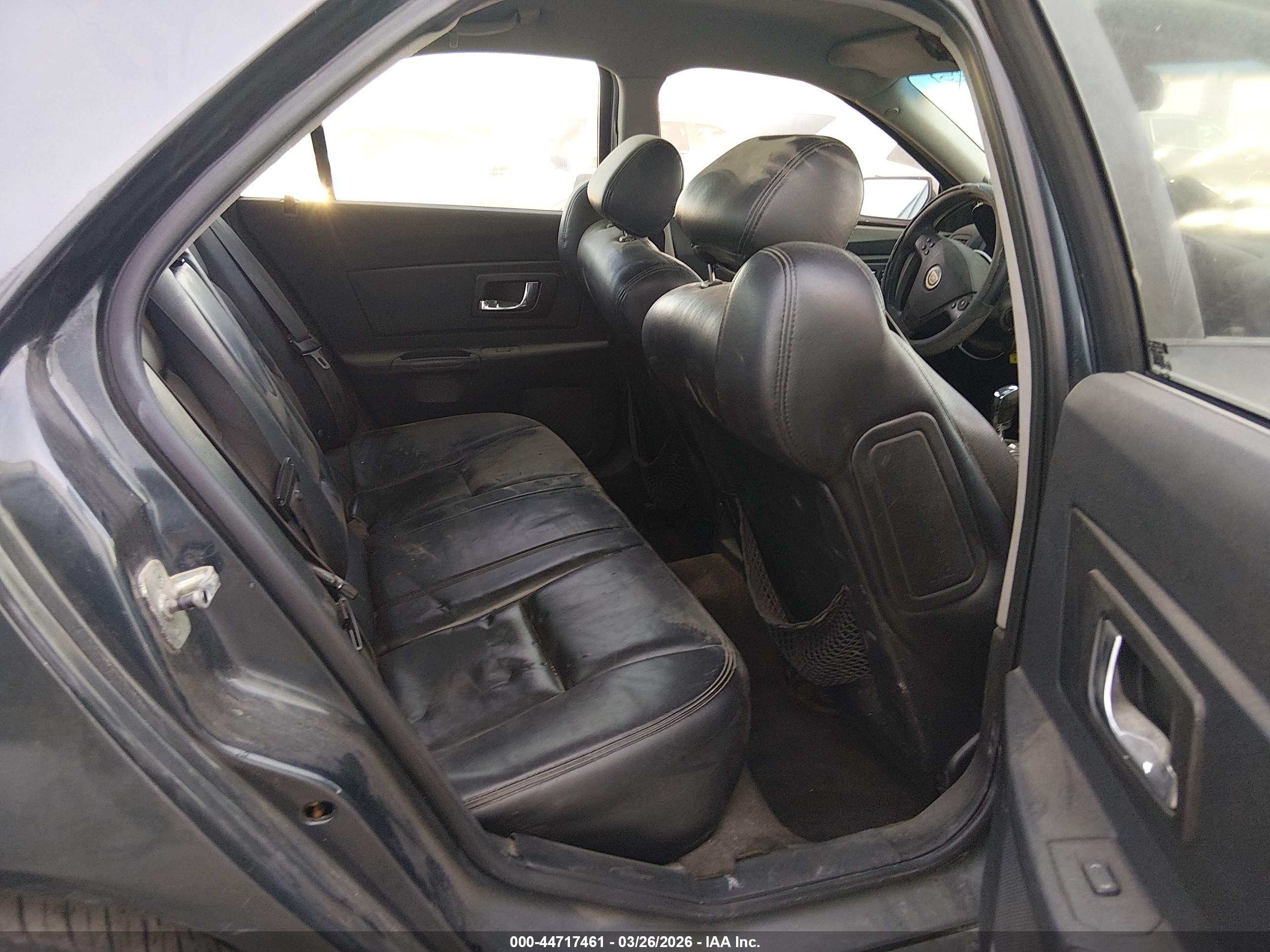 CADILLAC CTS image 8