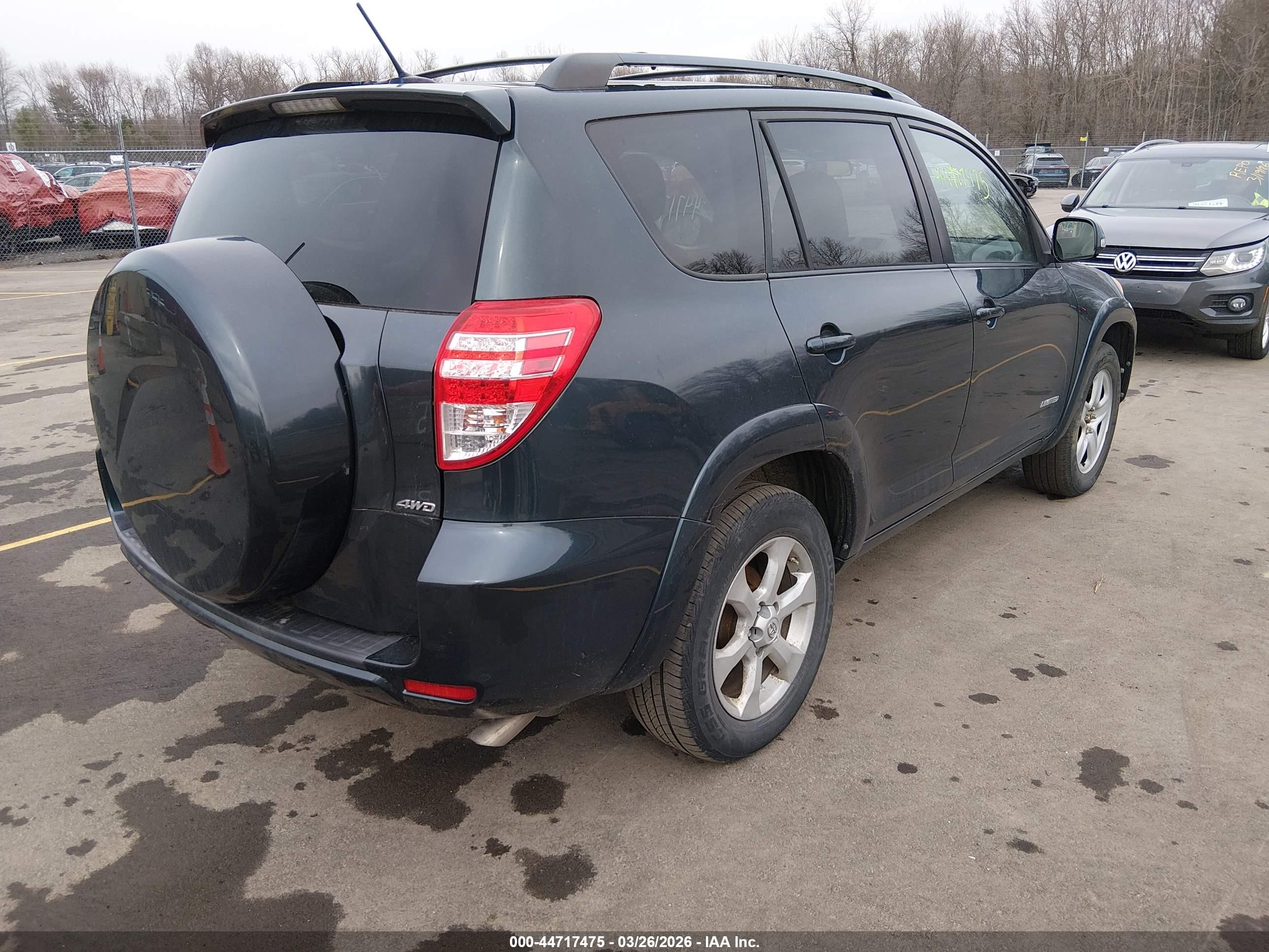 TOYOTA RAV4 image 4