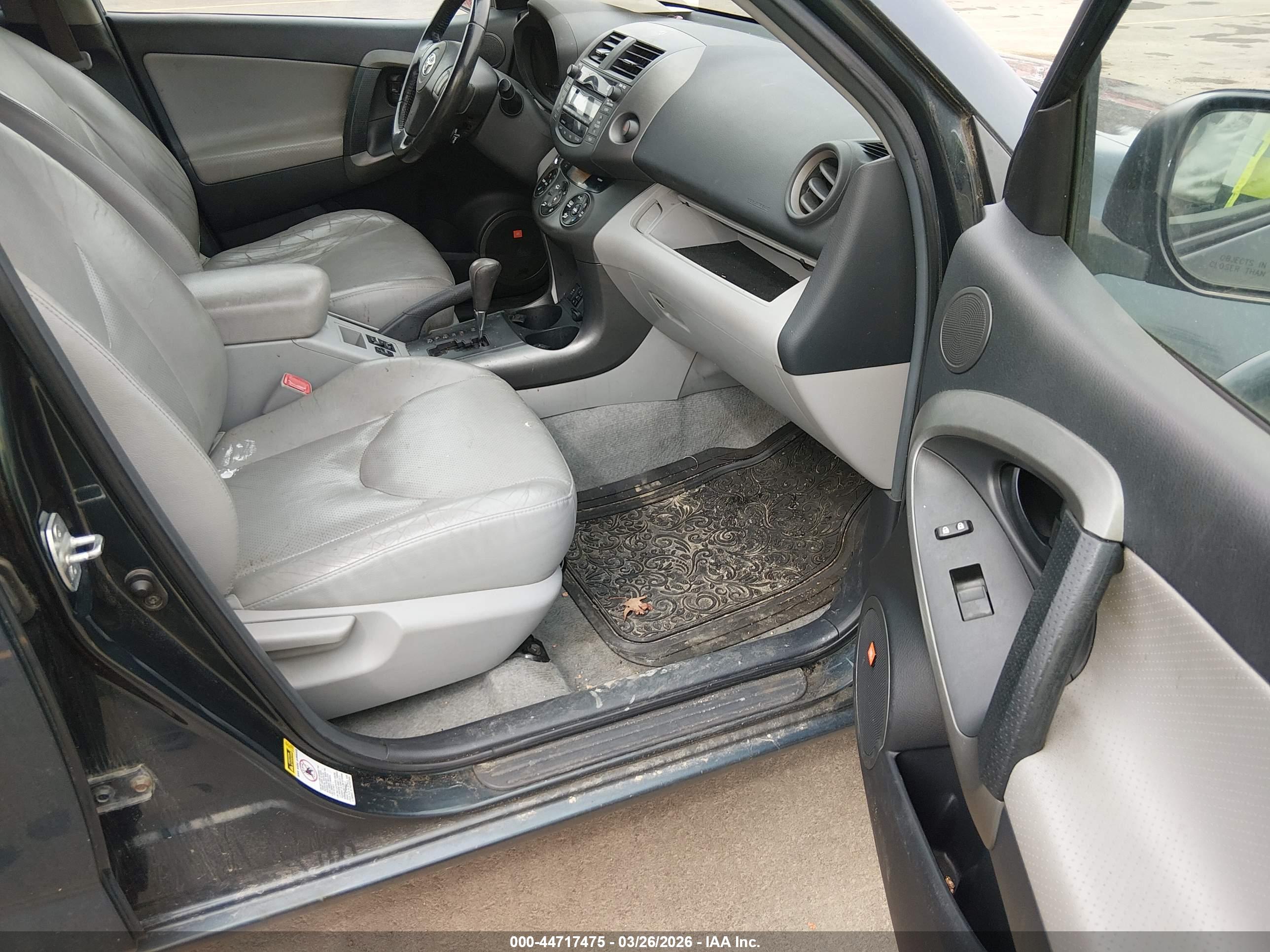 TOYOTA RAV4 image 5