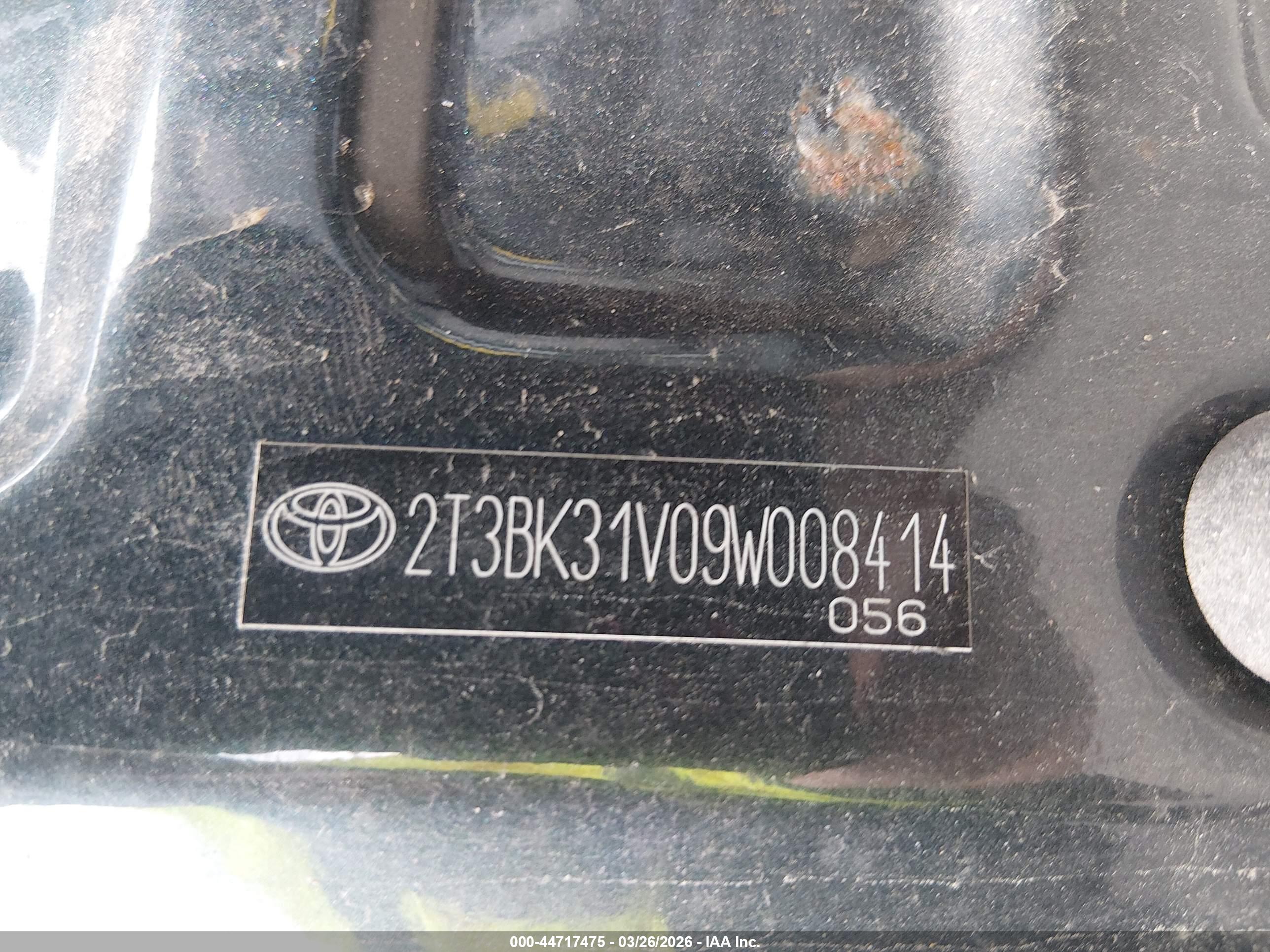 TOYOTA RAV4 image 9