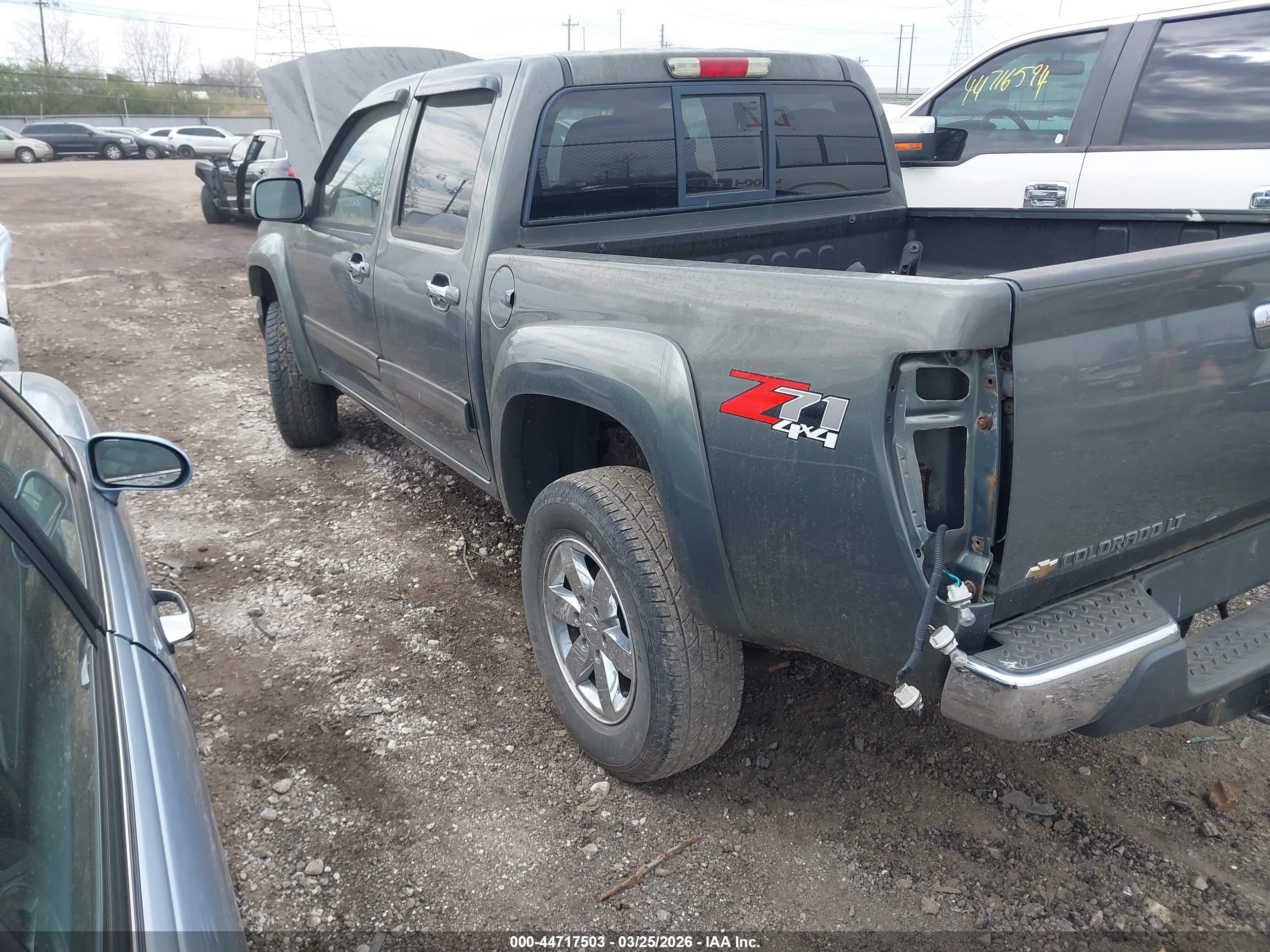 CHEVROLET COLORADO image 3