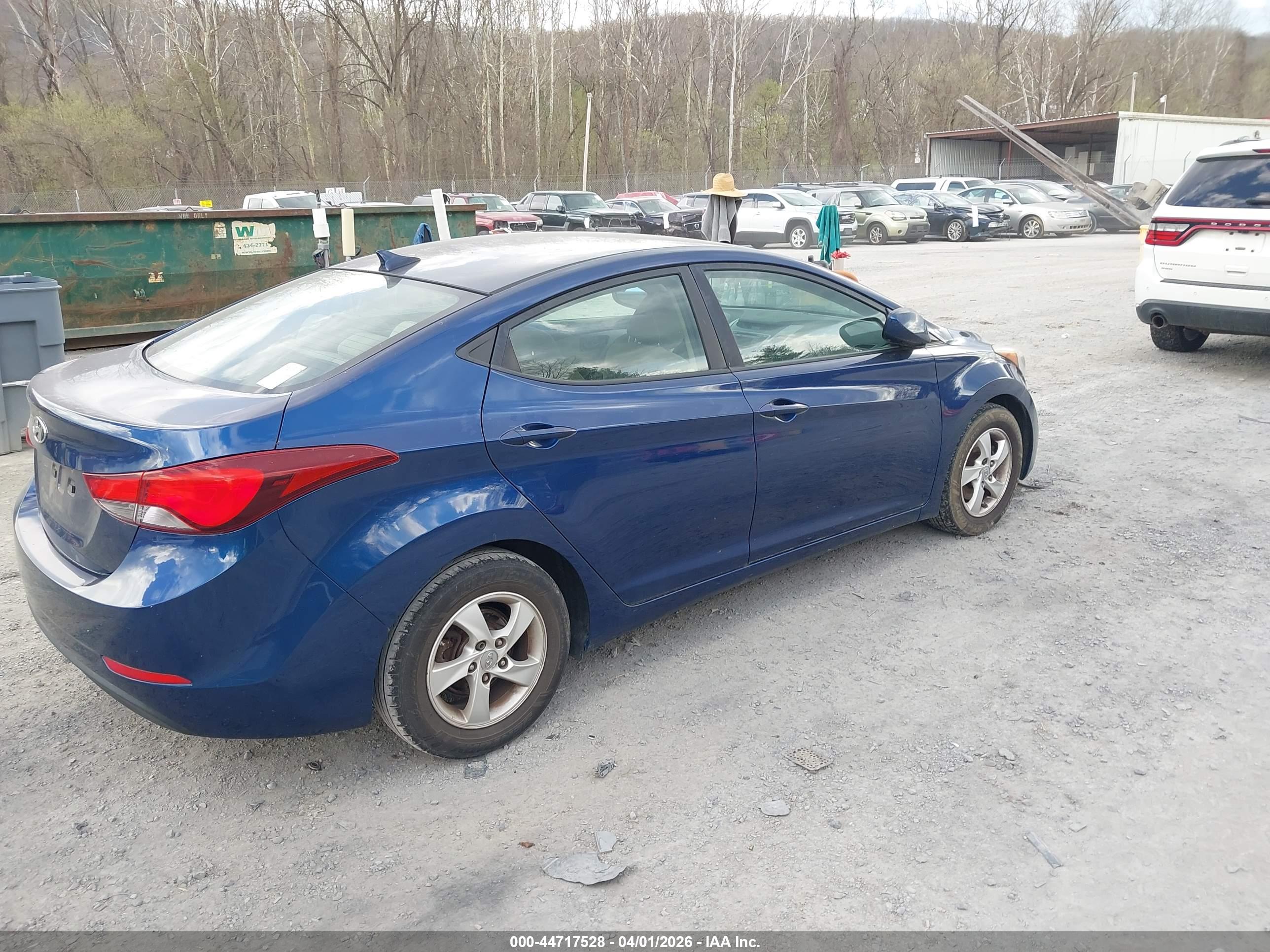 HYUNDAI ELANTRA image 4