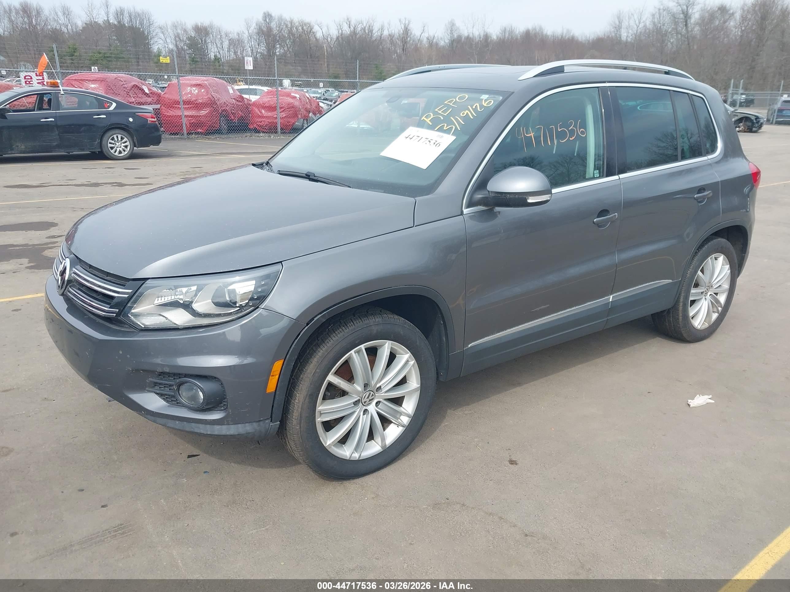 VOLKSWAGEN TIGUAN image 2