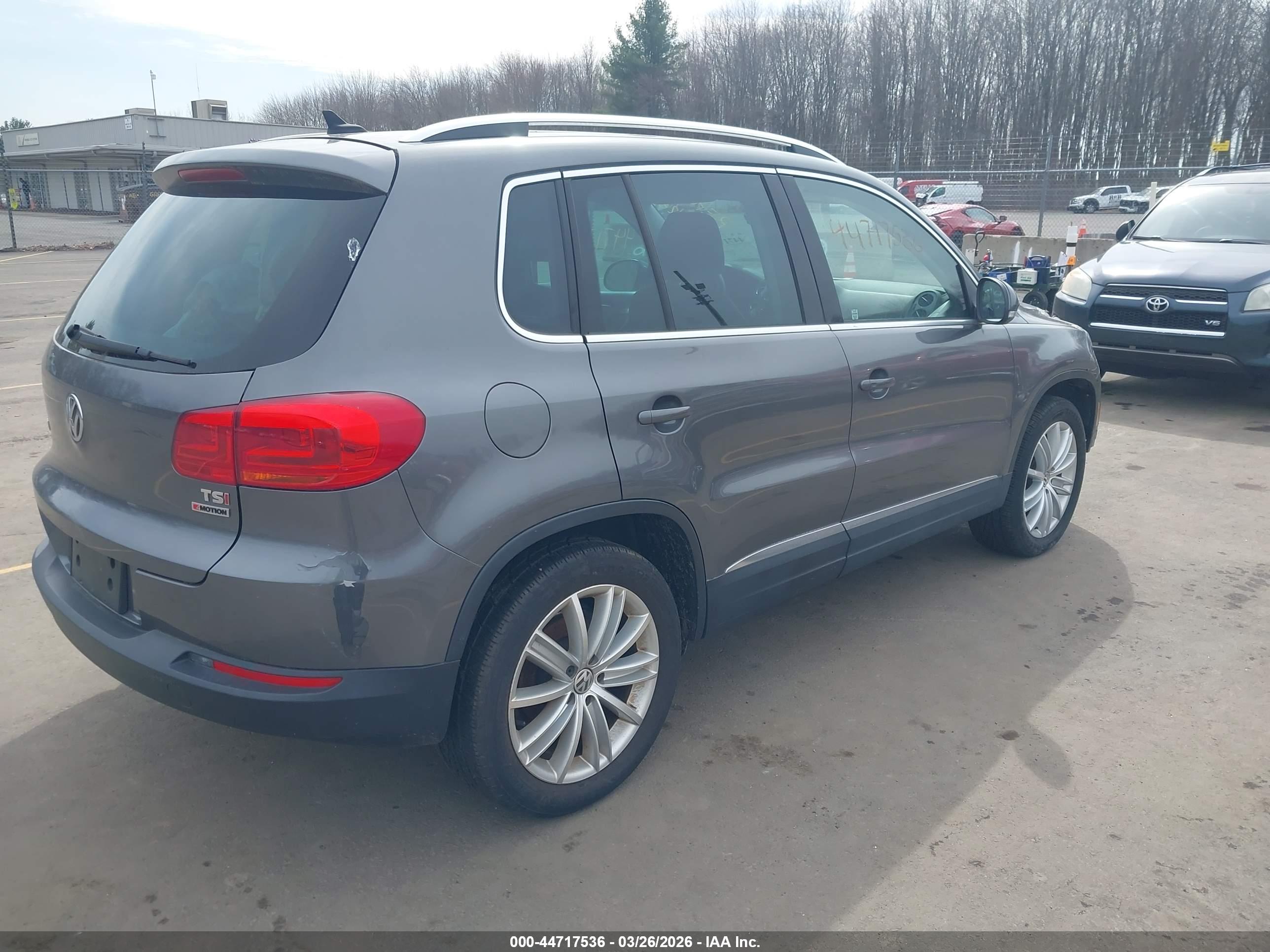 VOLKSWAGEN TIGUAN image 4