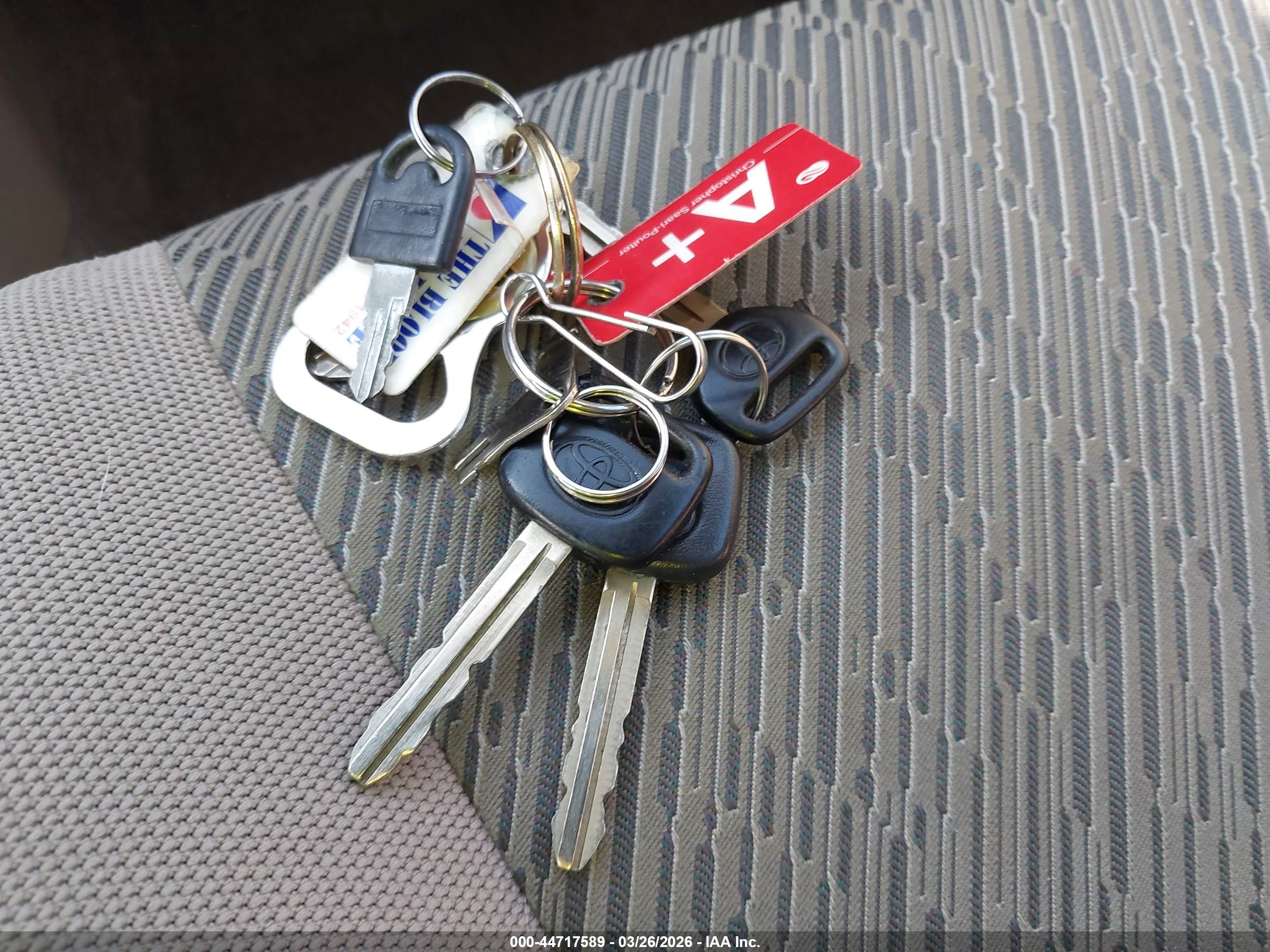 TOYOTA RAV4 image 11