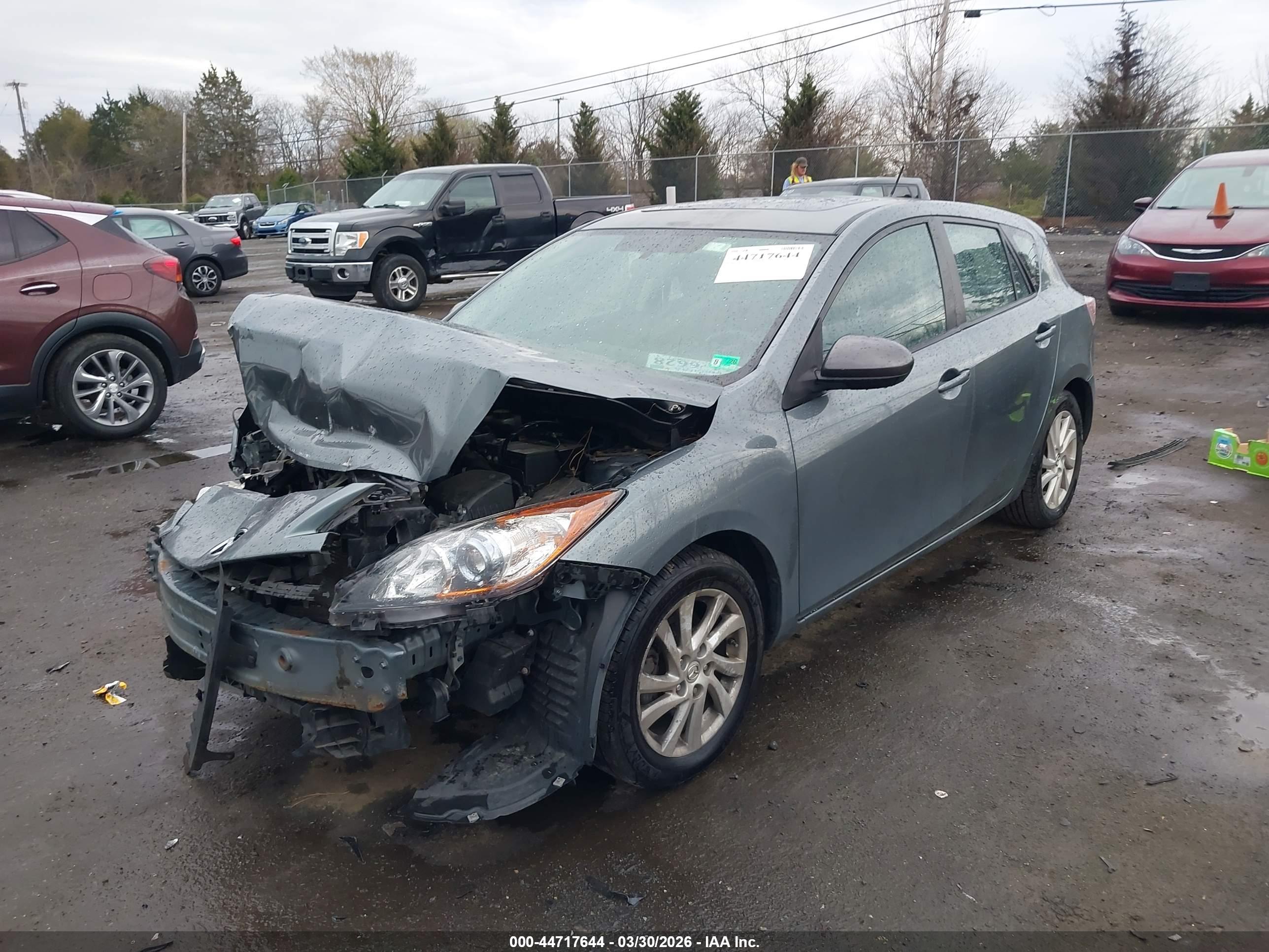 MAZDA MAZDA3 image 2